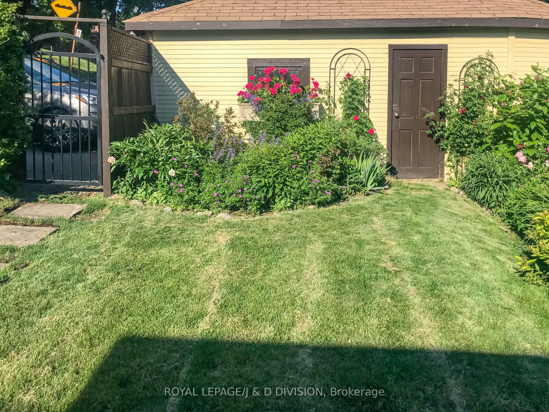 77 College View Avenue