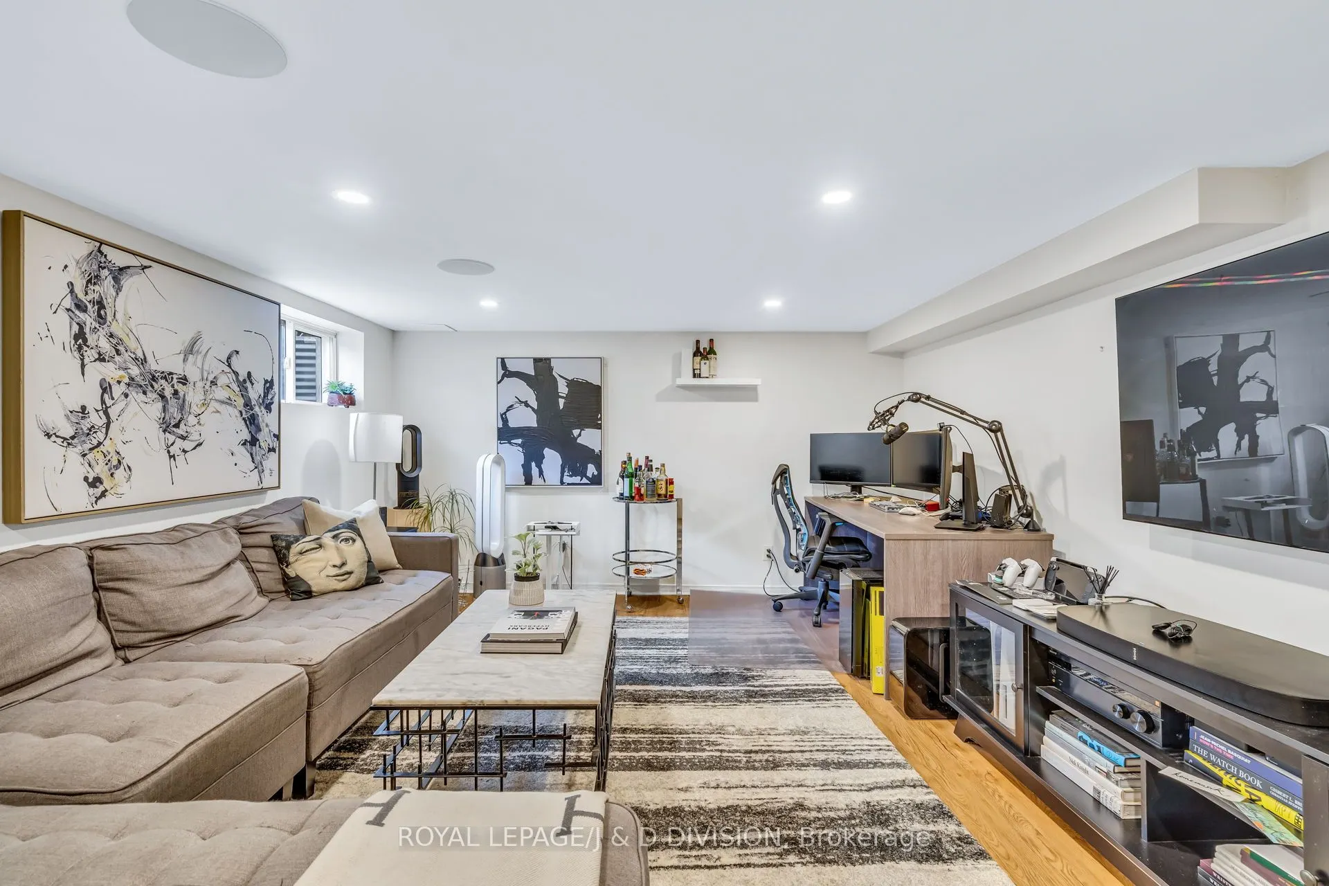 77 College View Avenue
