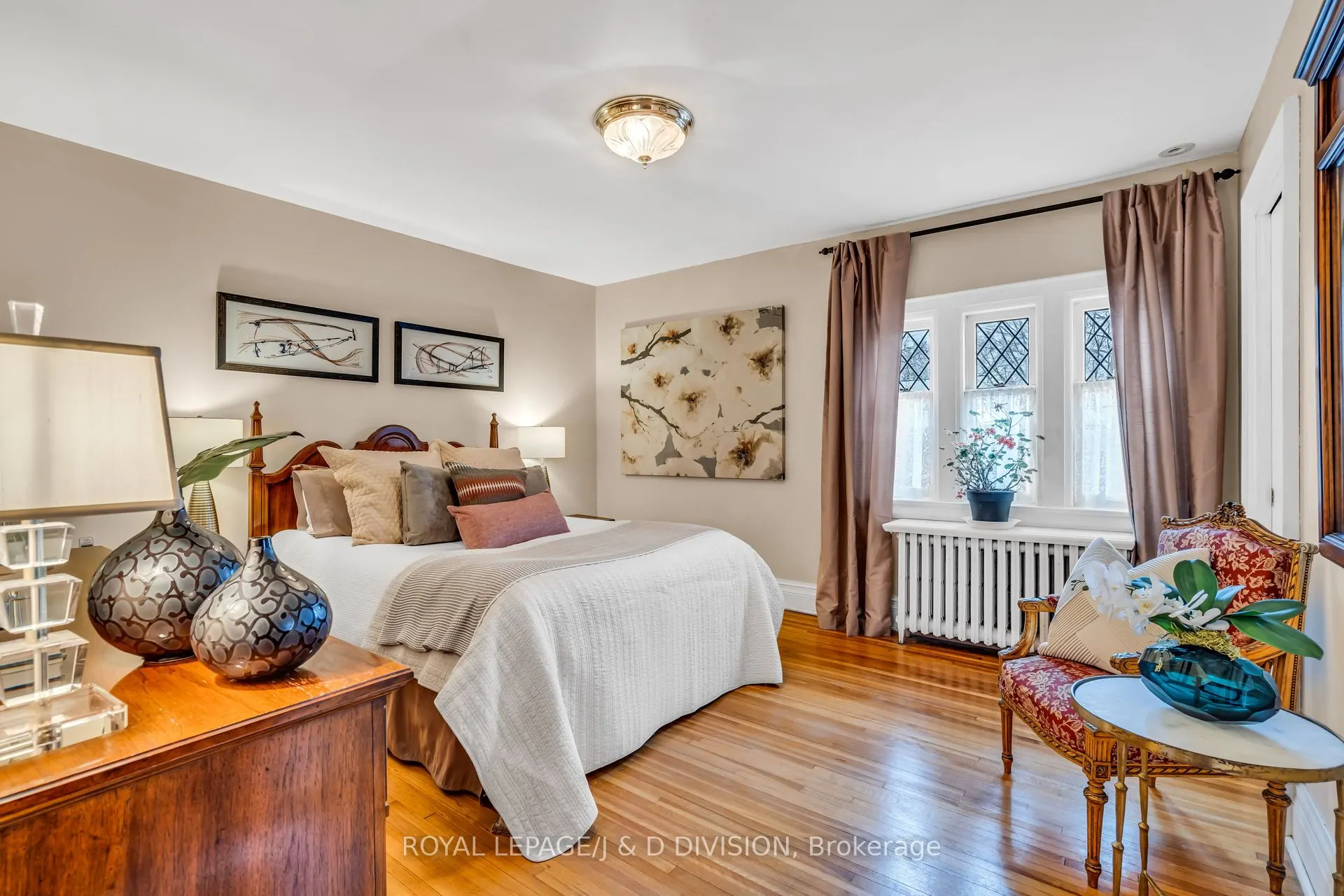 77 College View Avenue