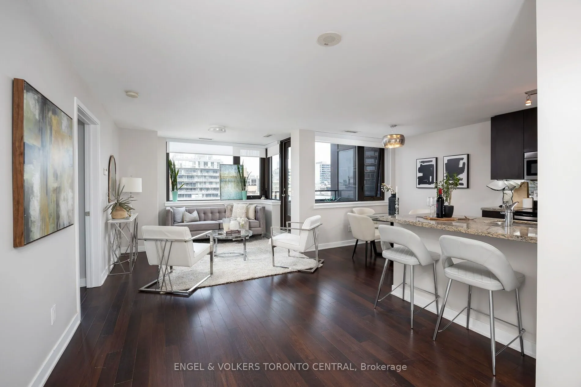 400 Wellington Street W, #1001