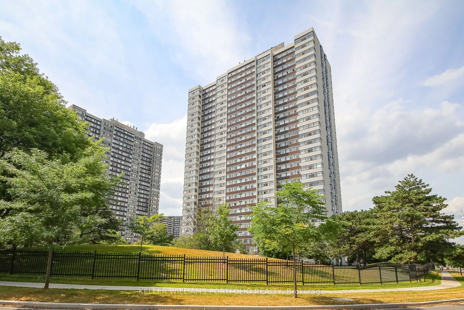 100 Antibes Drive, #702
