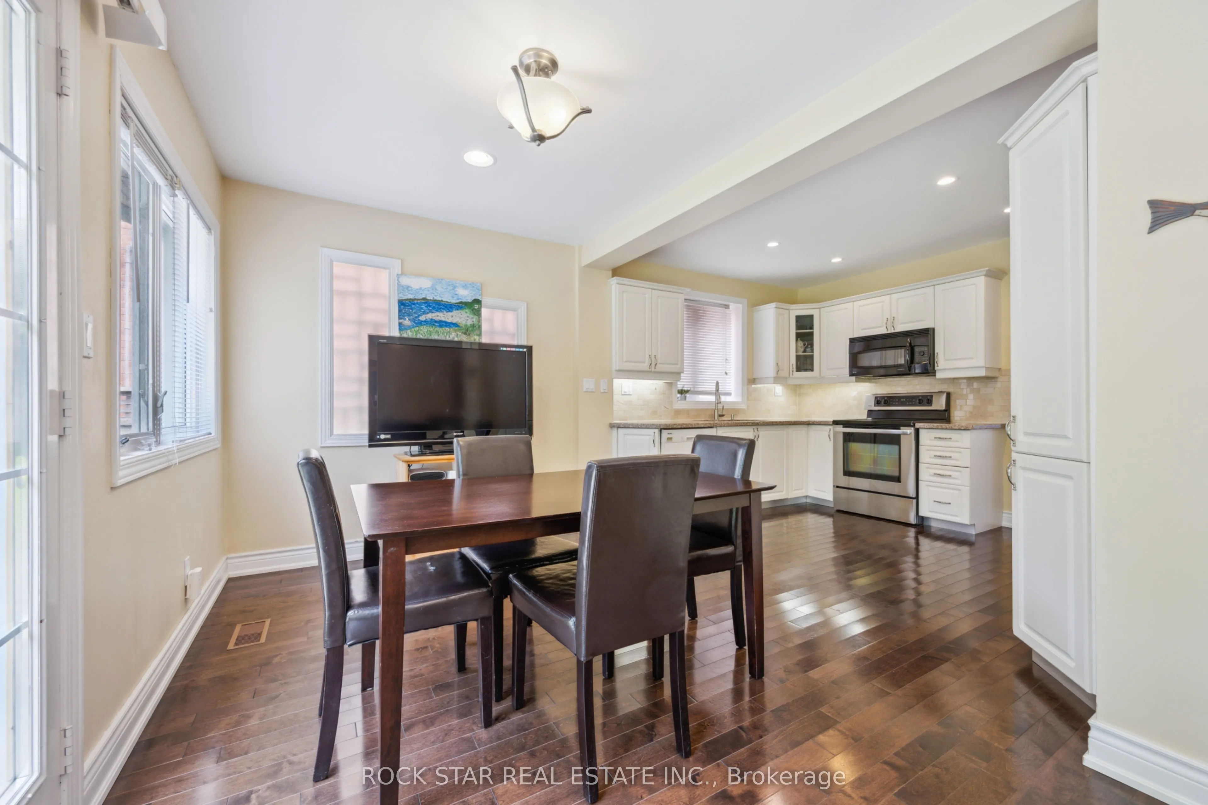 22 Fairmeadow Avenue