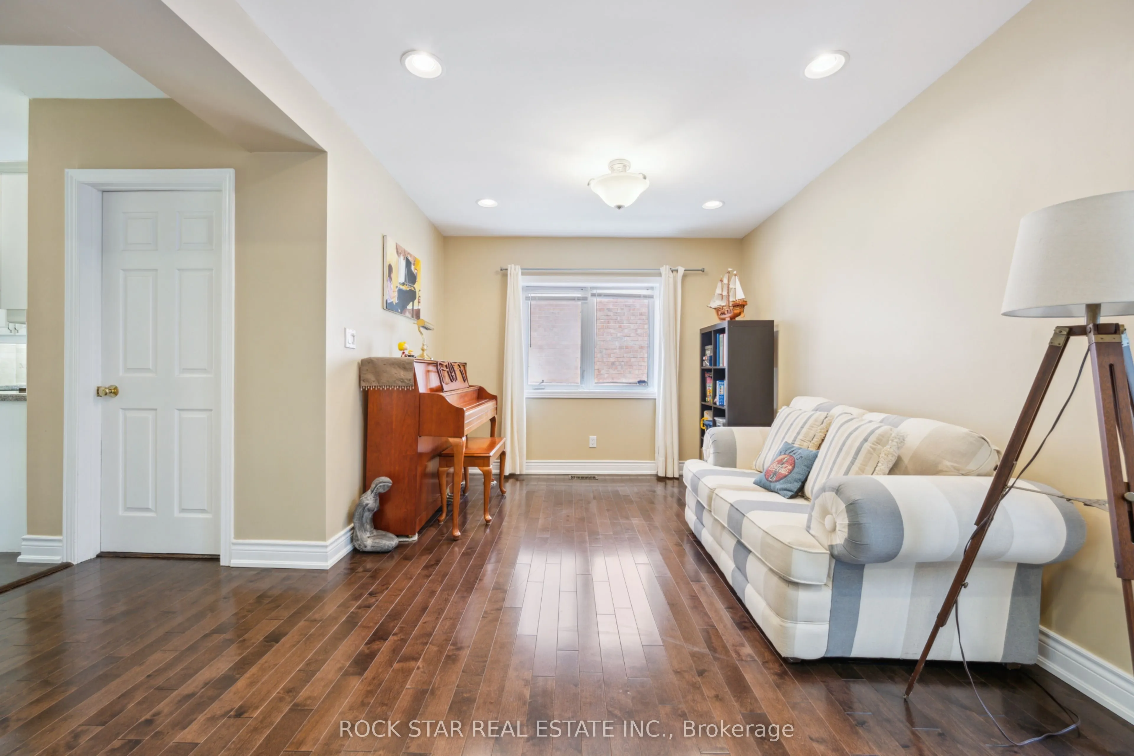 22 Fairmeadow Avenue