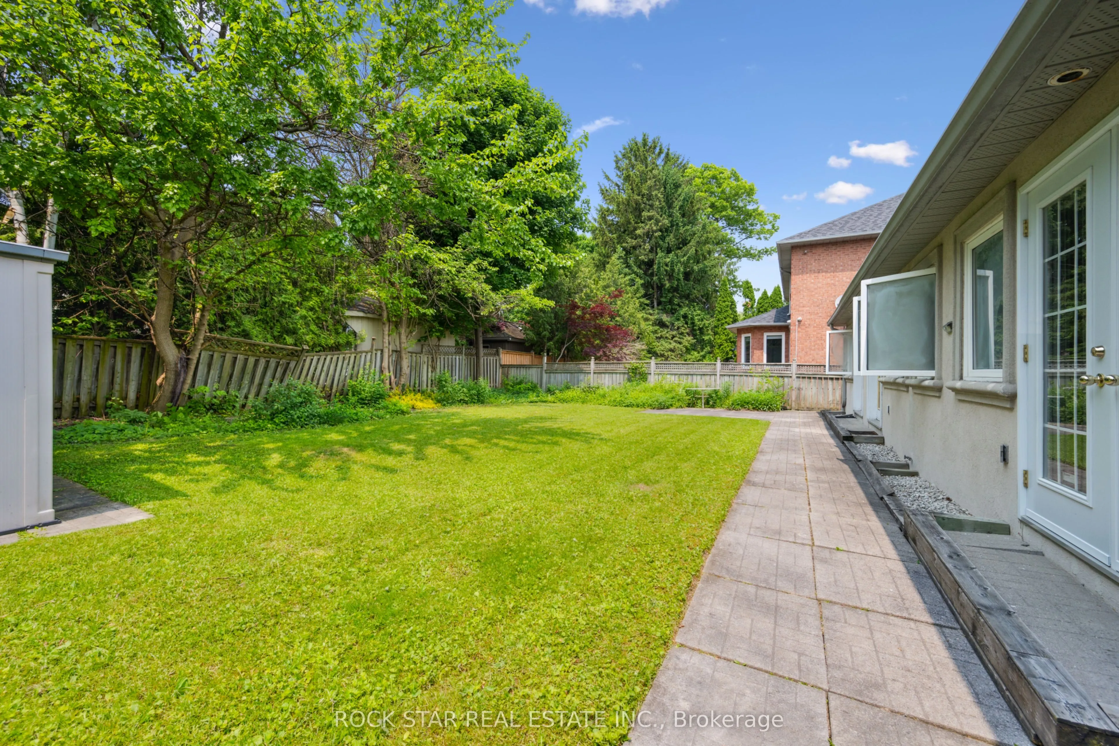 22 Fairmeadow Avenue