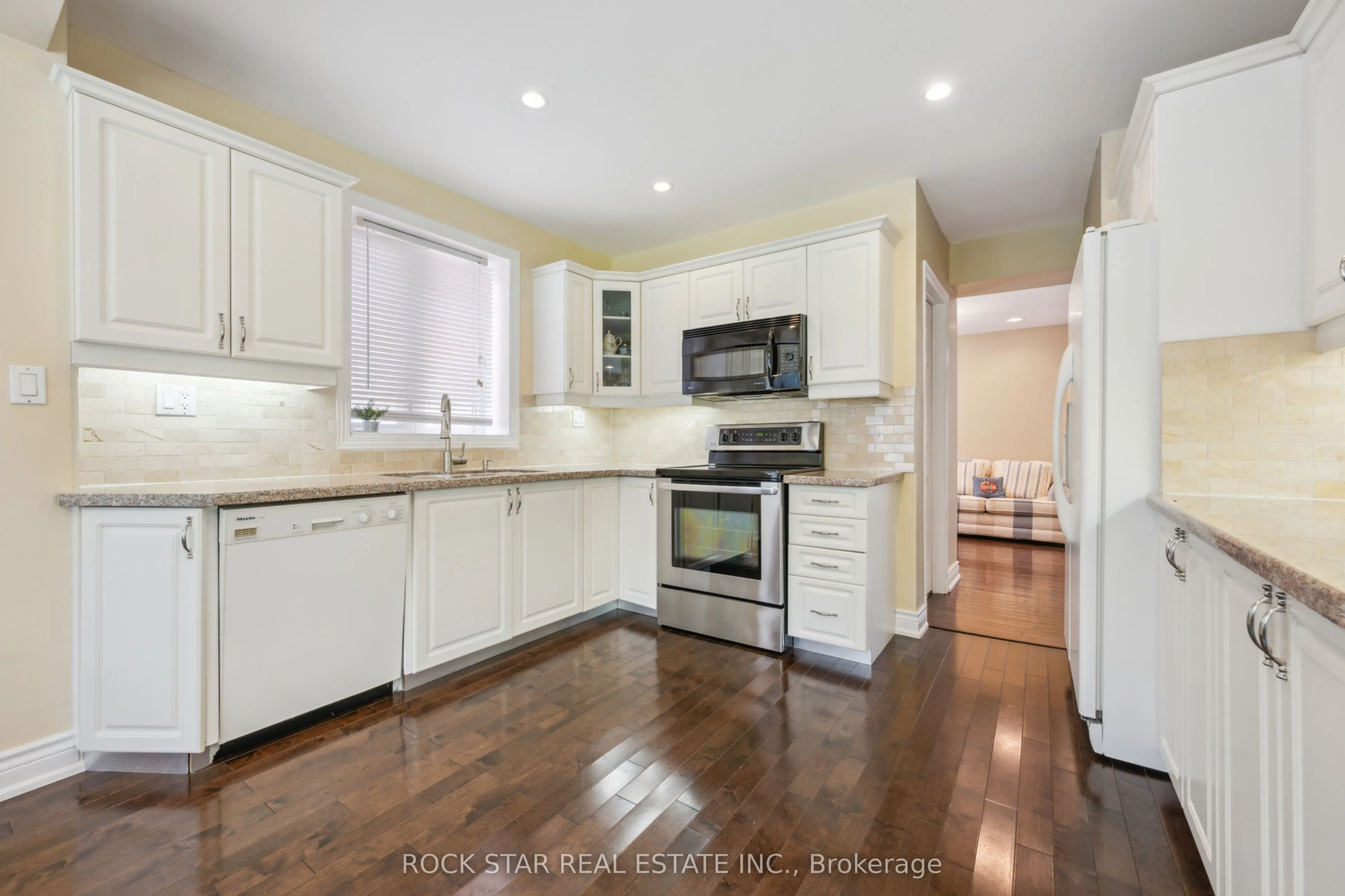 22 Fairmeadow Avenue