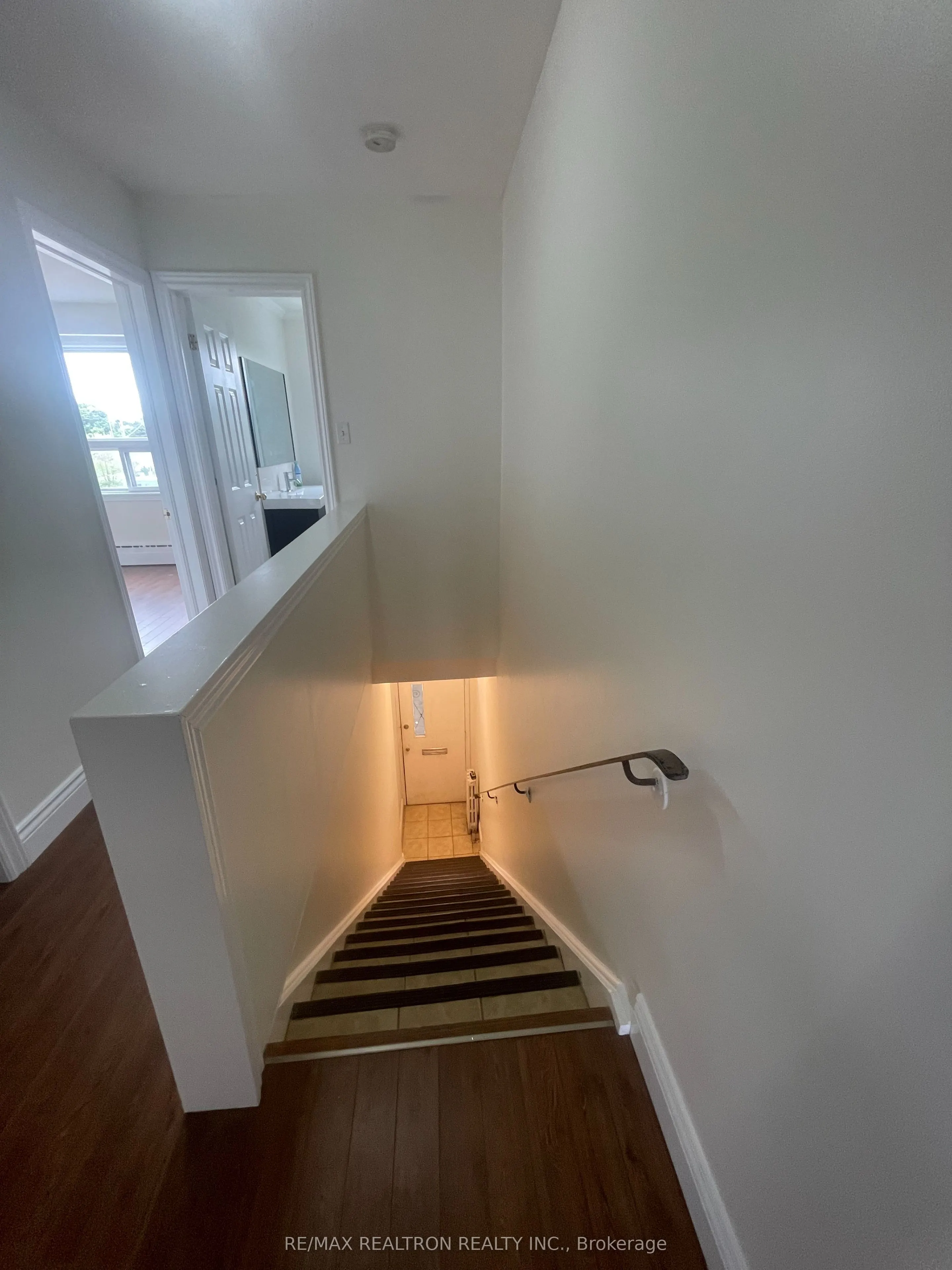 360 Wilson Avenue, #2nd Floor