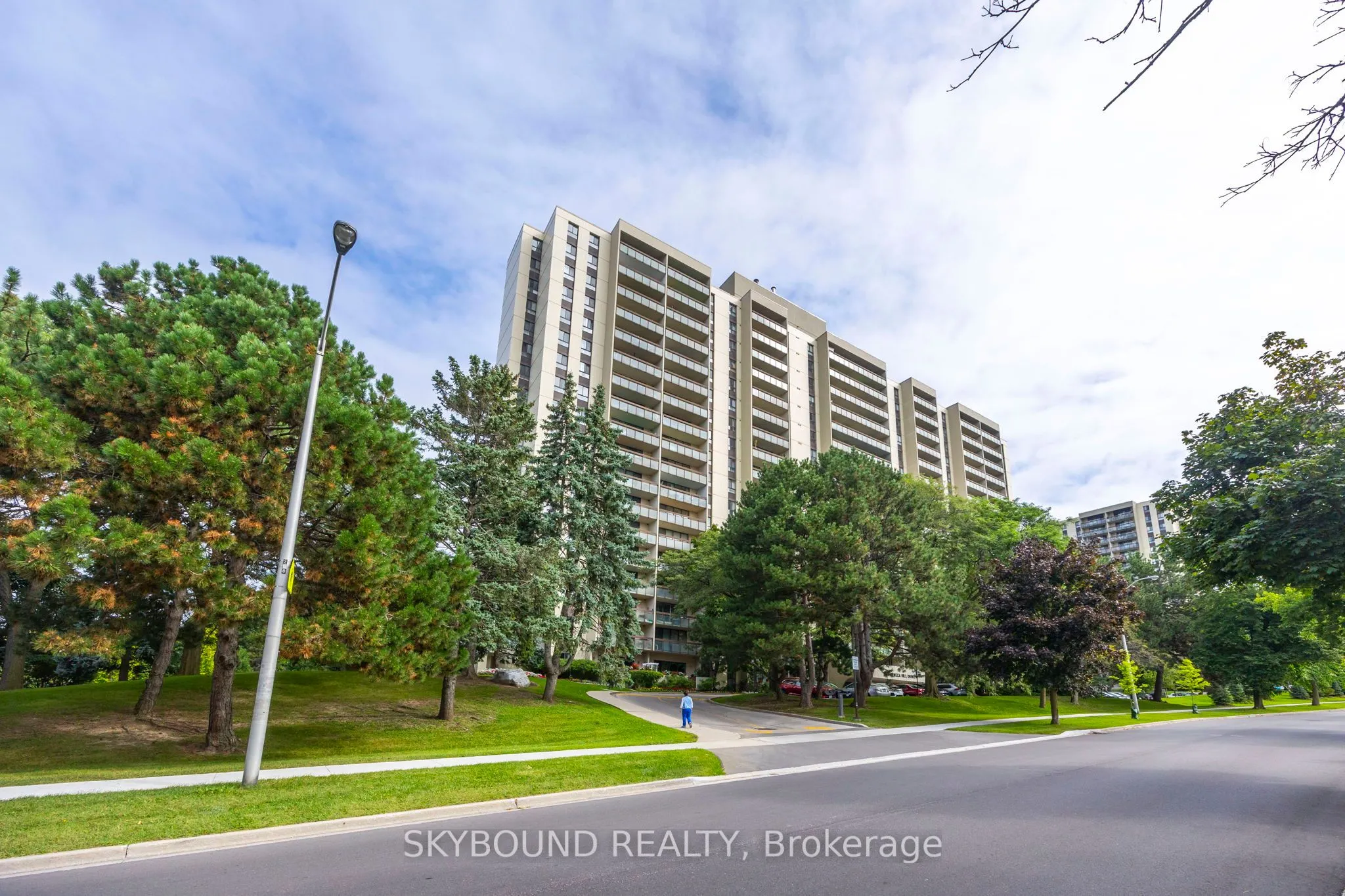 260 Seneca Hill Drive, #1203