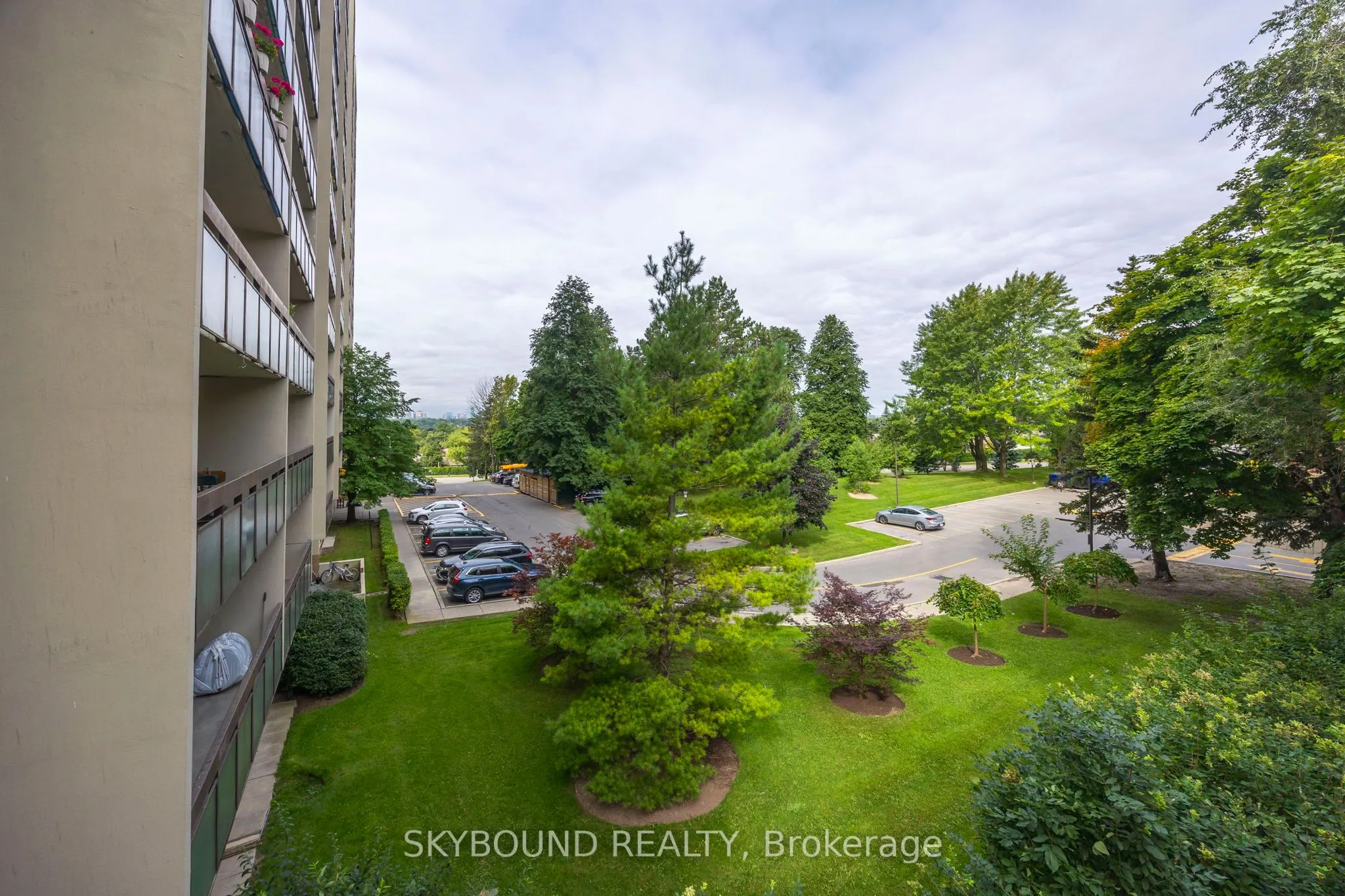 260 Seneca Hill Drive, #1203