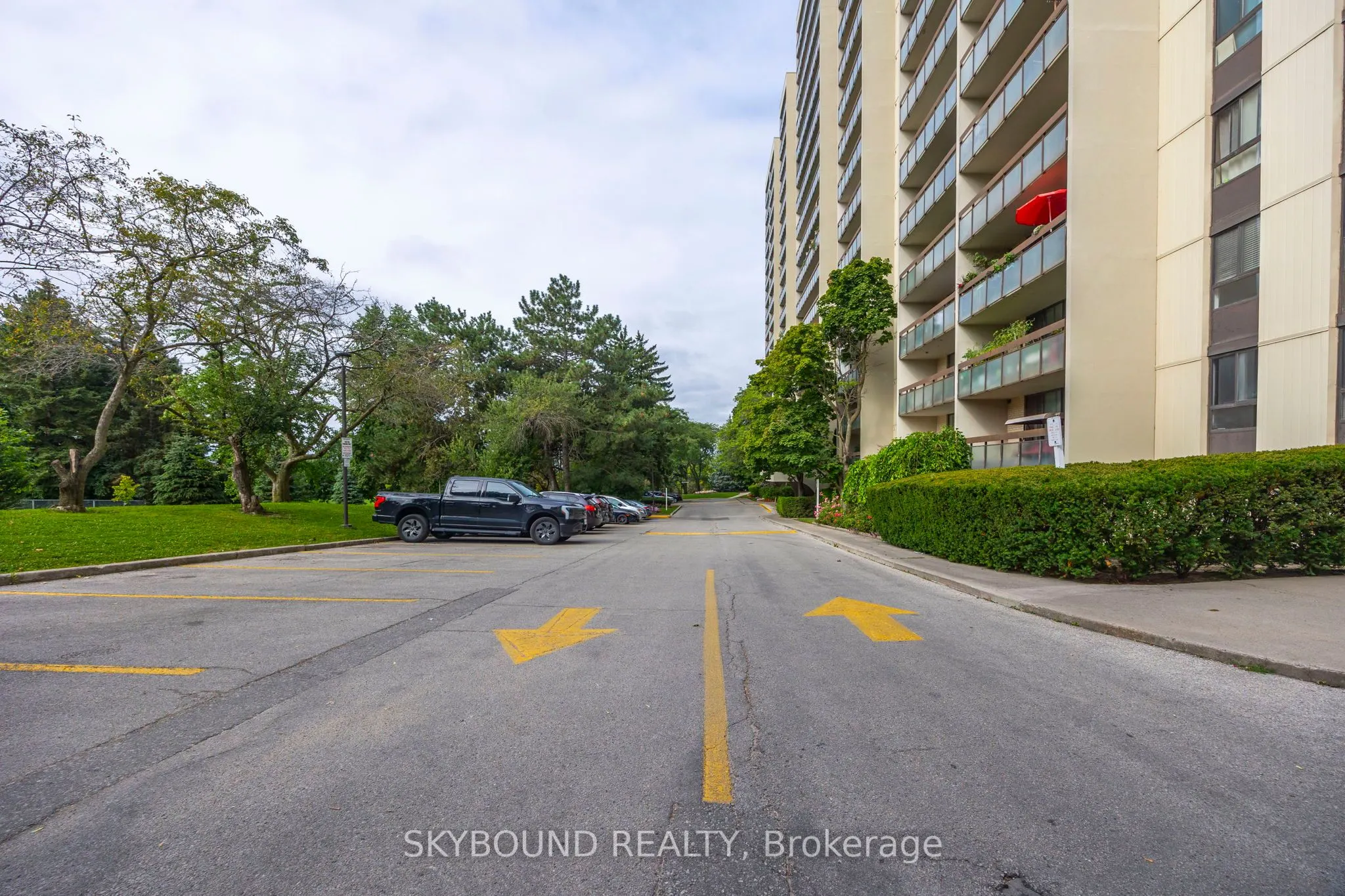 260 Seneca Hill Drive, #1203