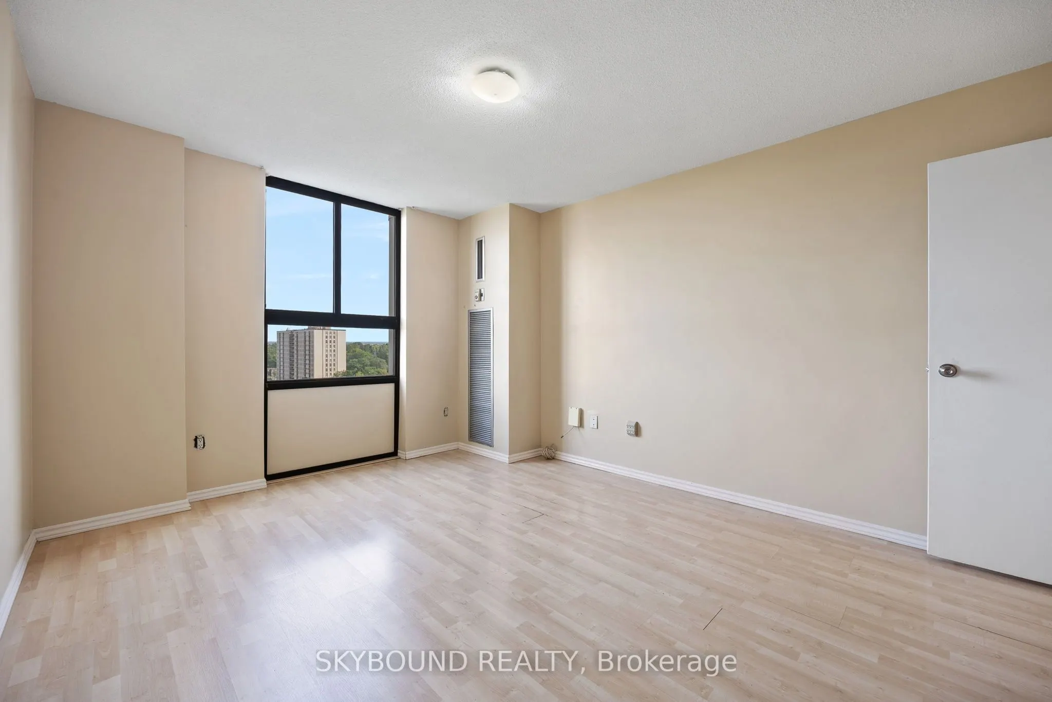 260 Seneca Hill Drive, #1203