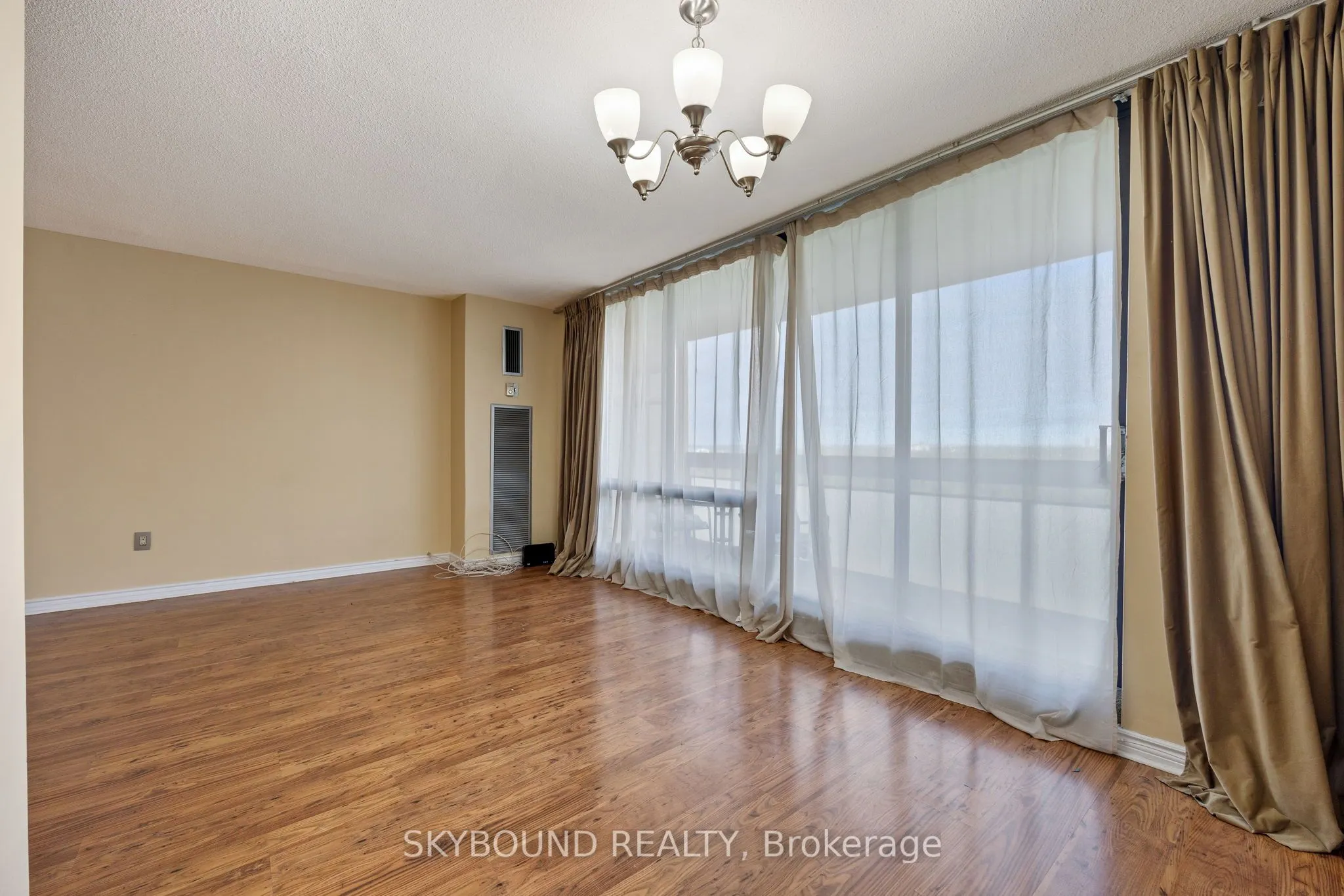 260 Seneca Hill Drive, #1203