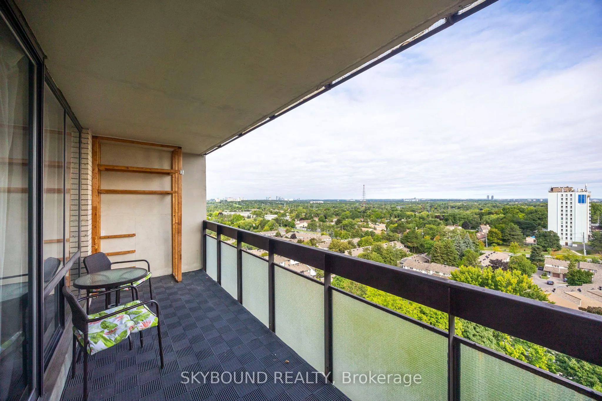260 Seneca Hill Drive, #1203