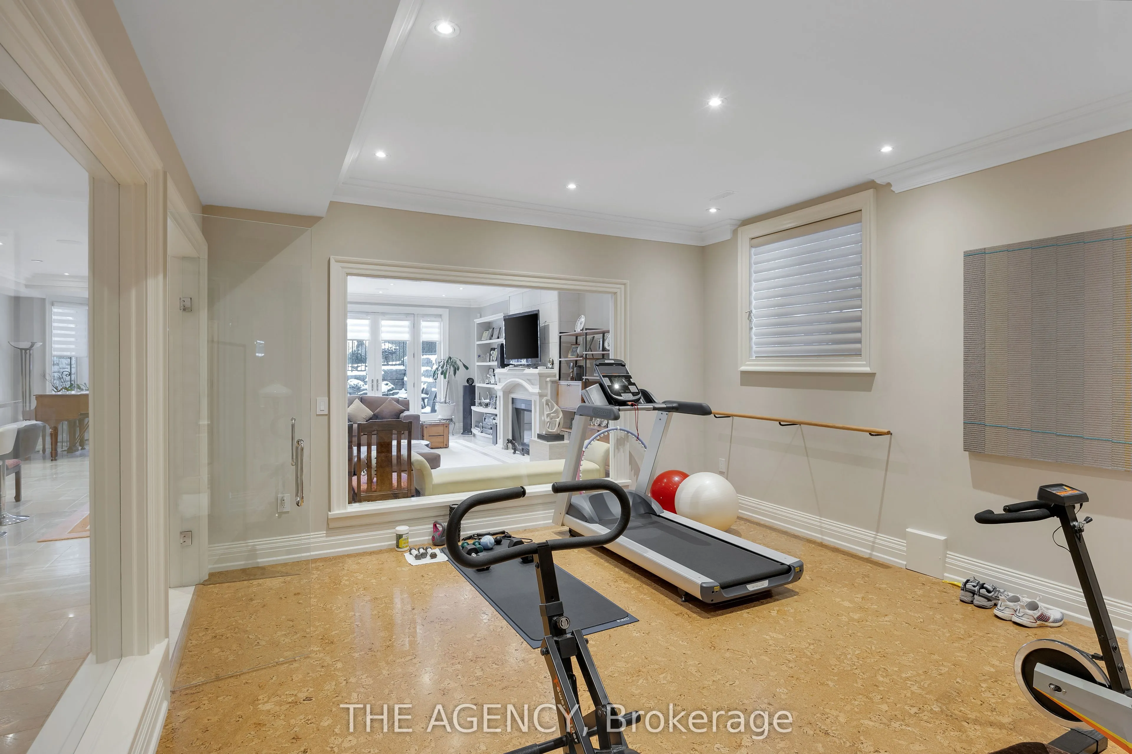 75 Arjay Crescent