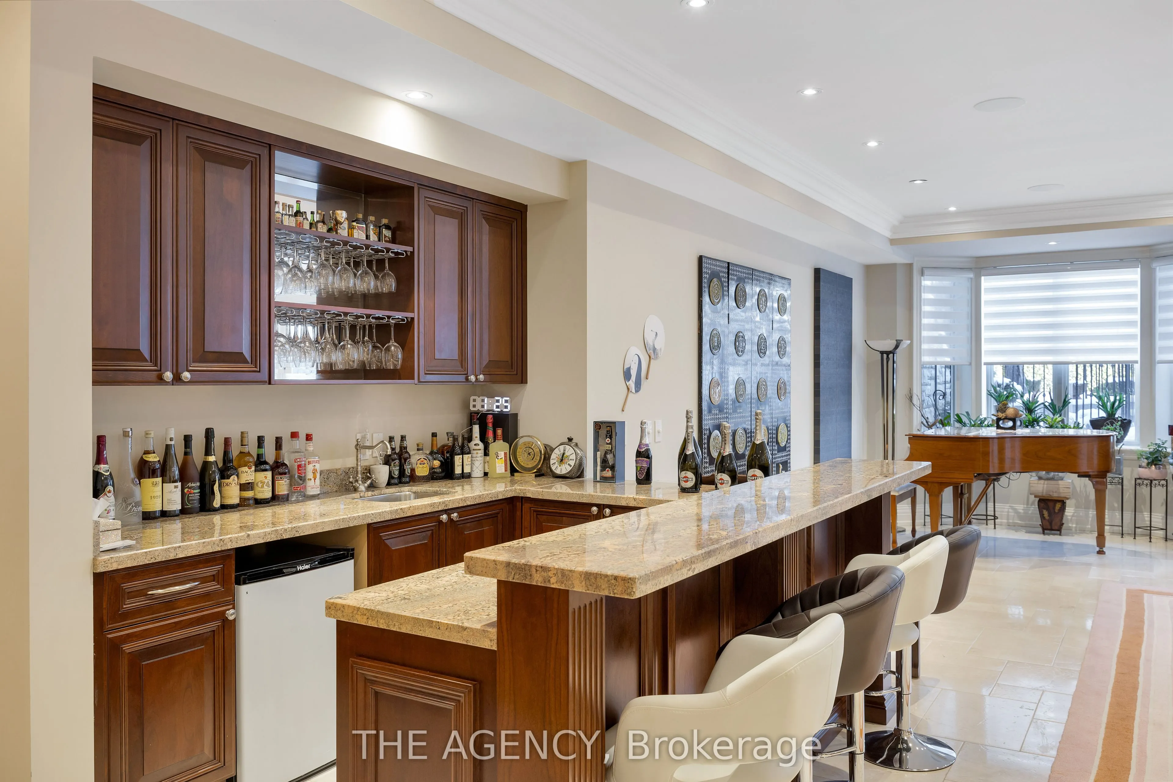 75 Arjay Crescent