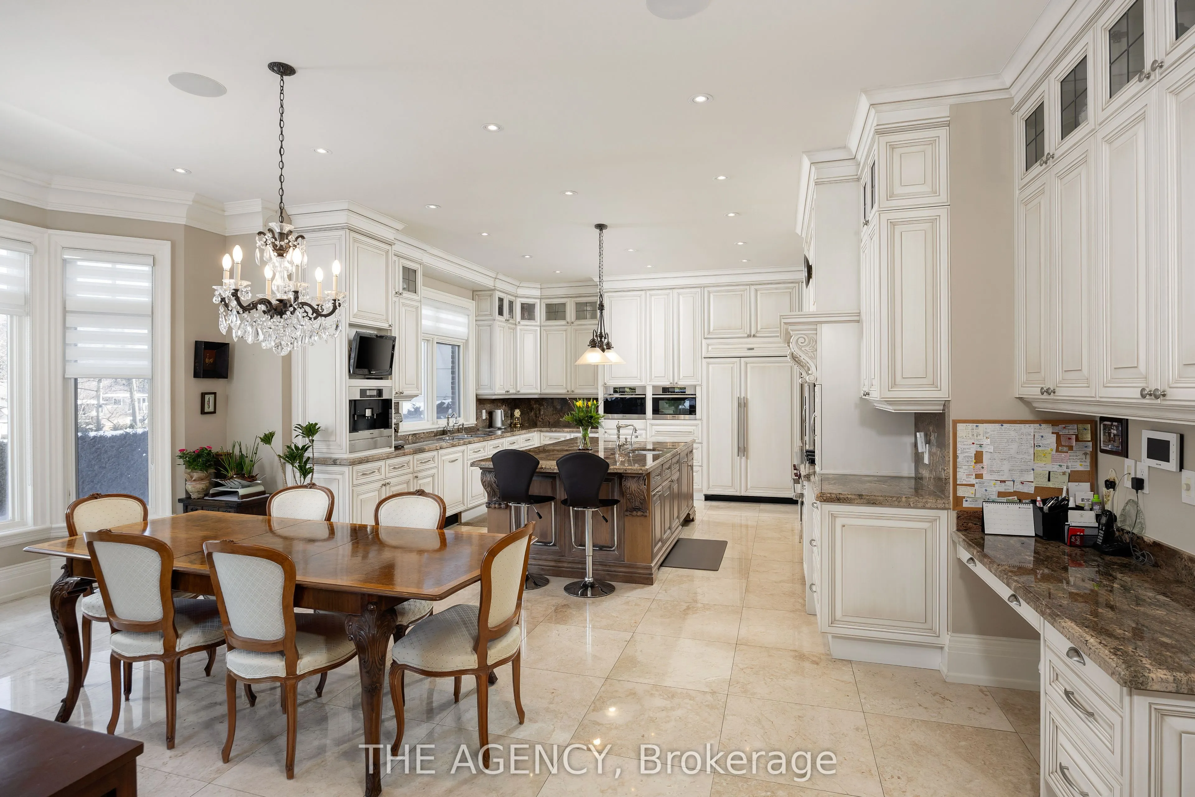 75 Arjay Crescent