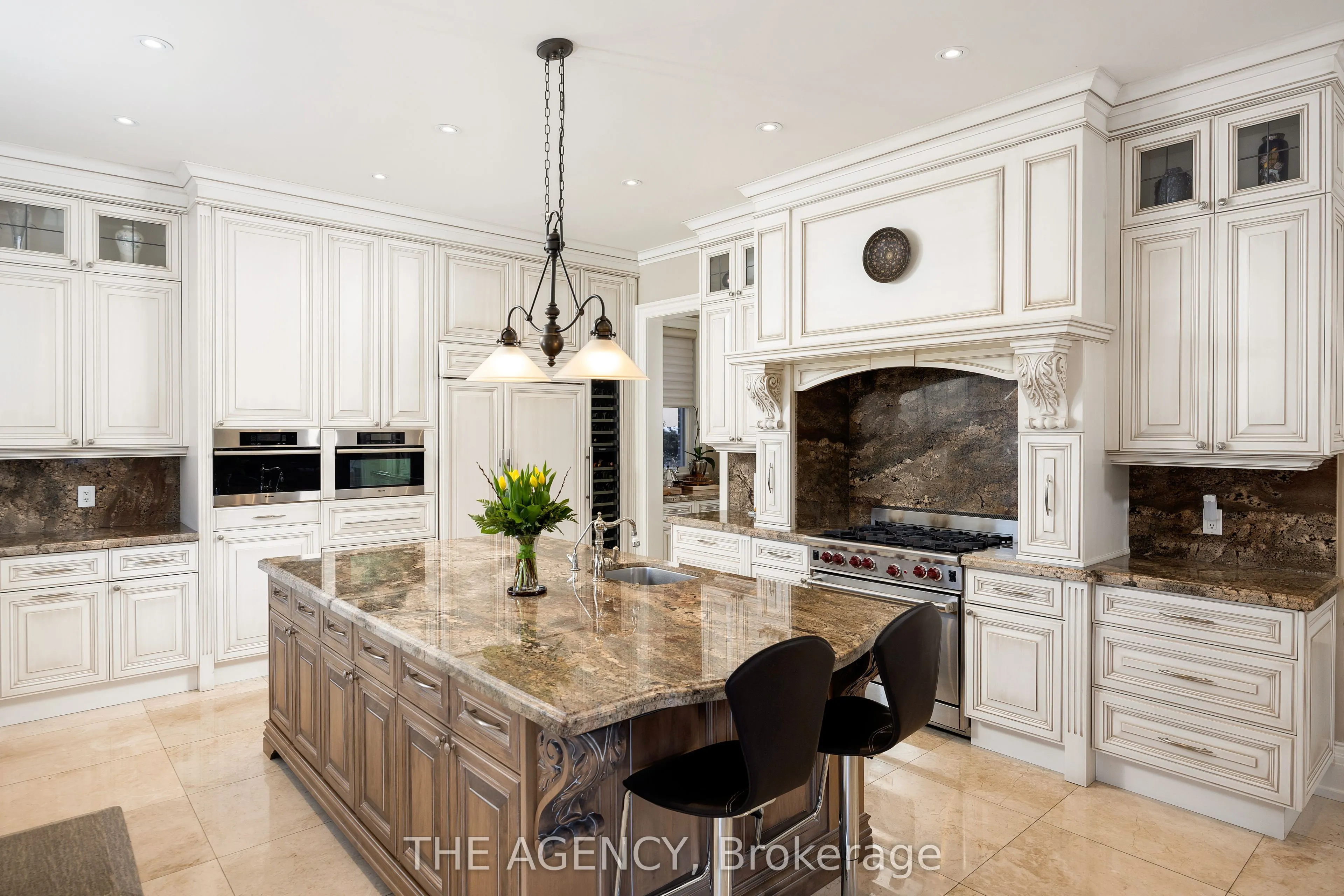 75 Arjay Crescent