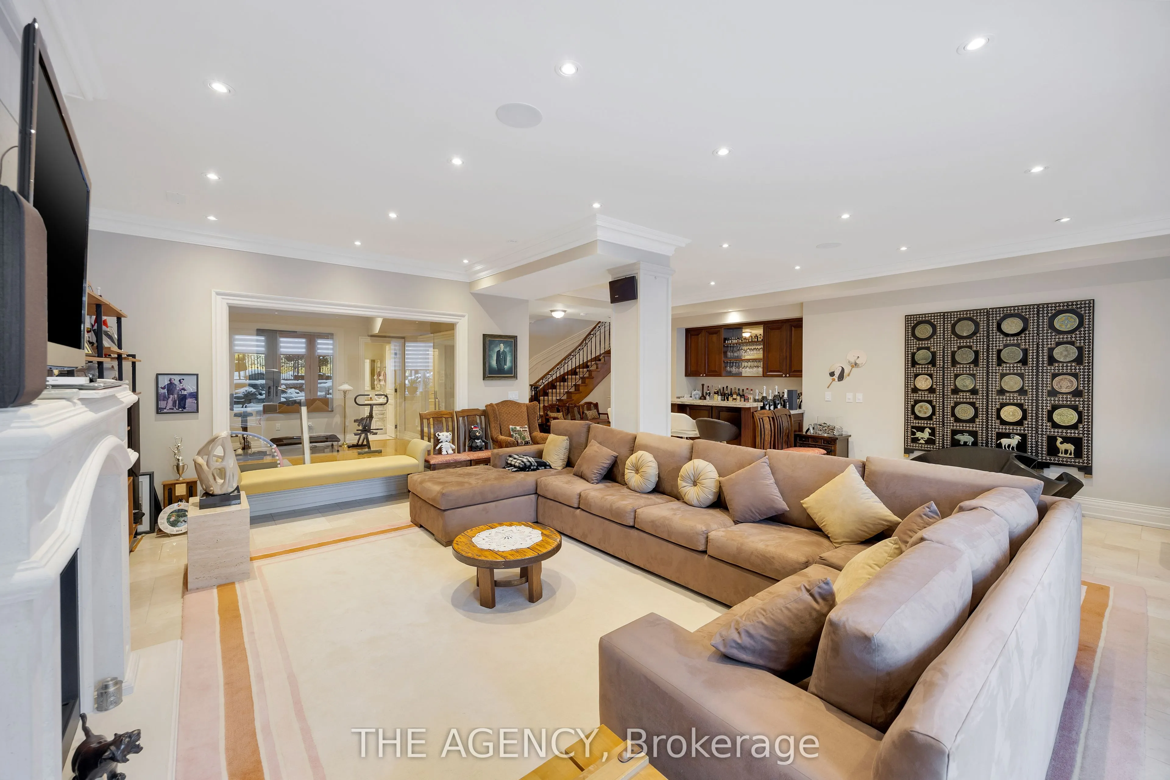 75 Arjay Crescent
