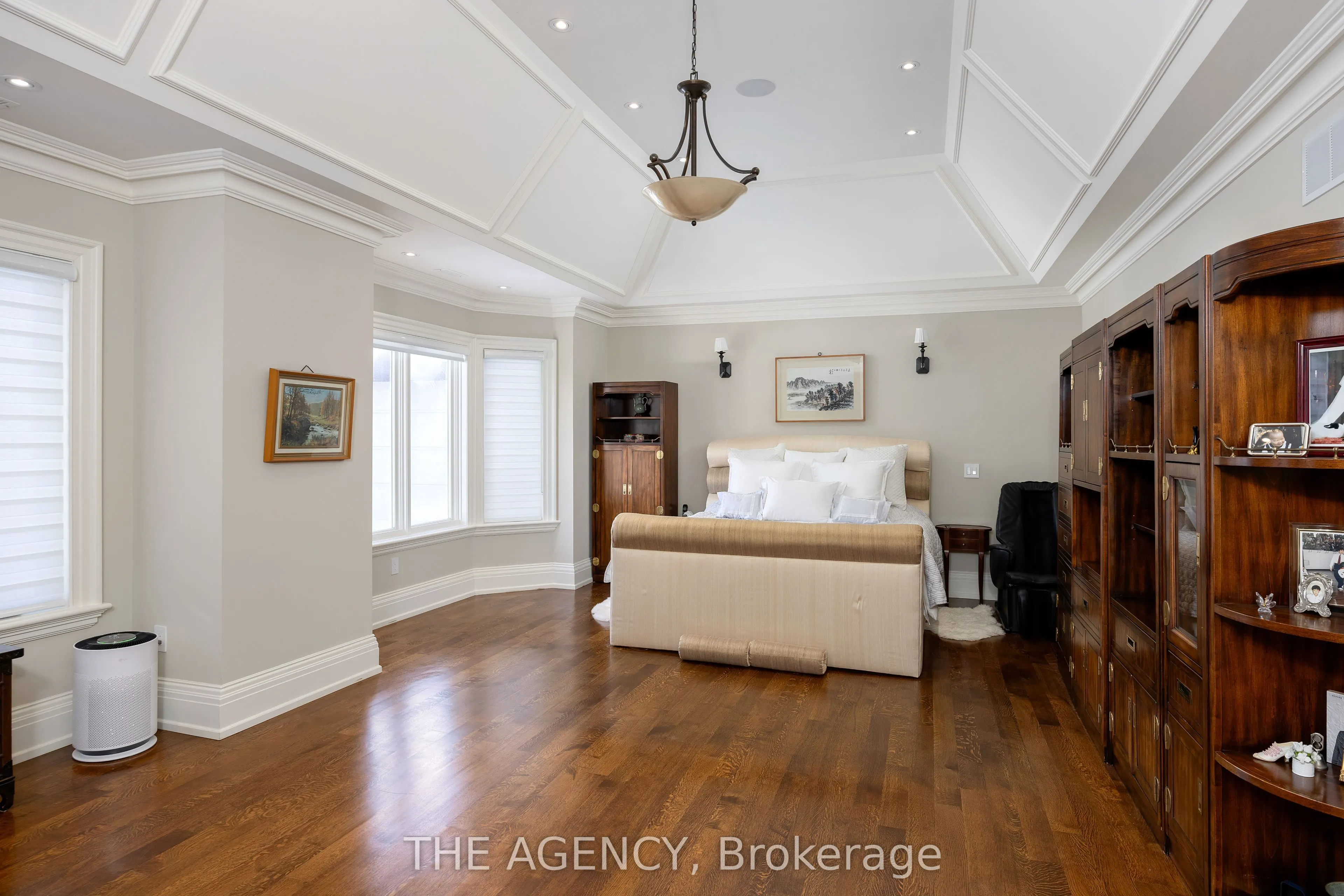 75 Arjay Crescent