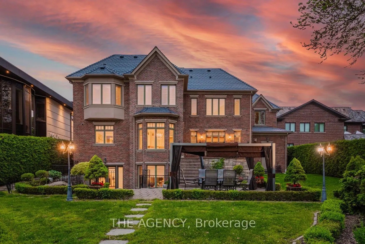 75 Arjay Crescent