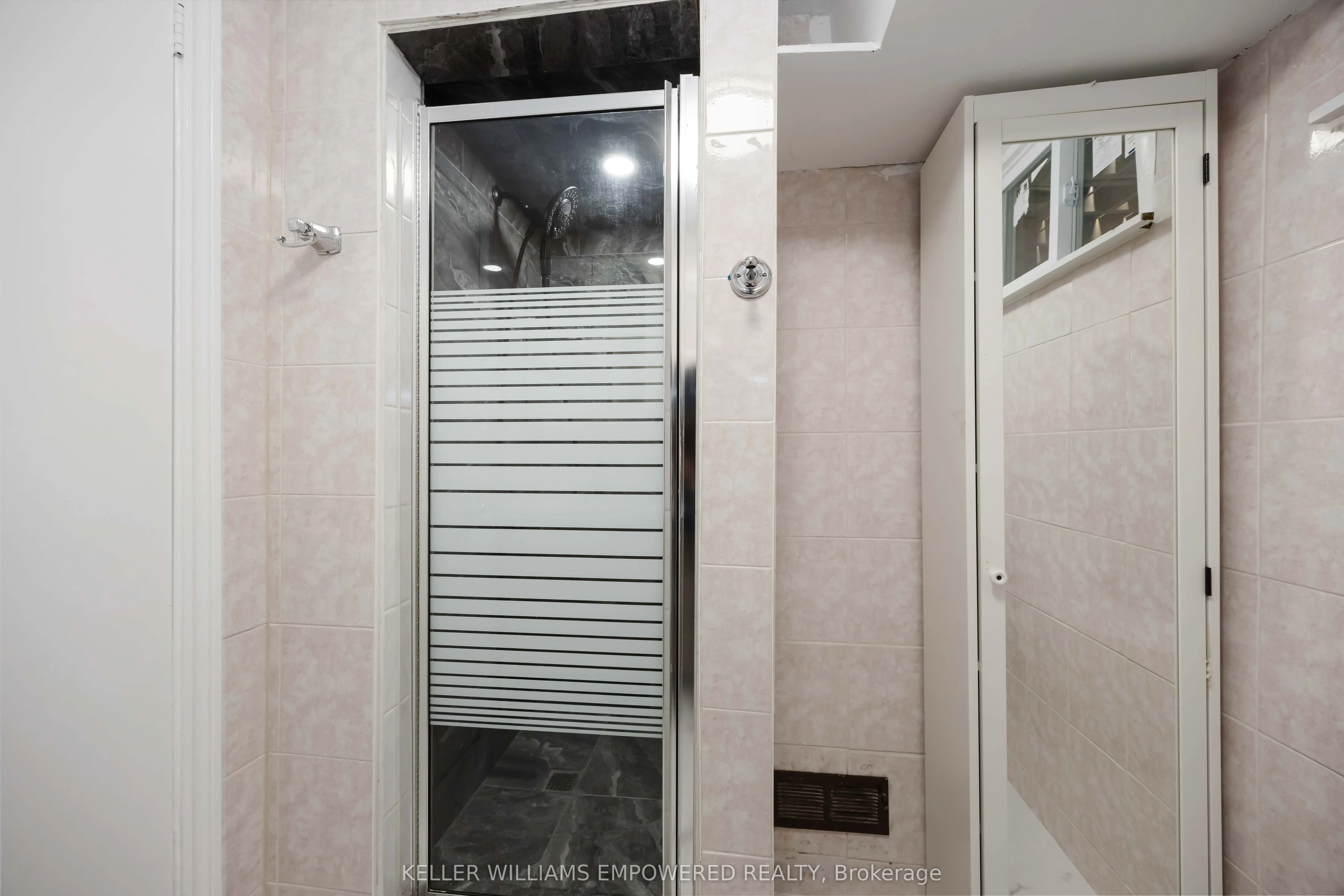 112 Kingslake Road