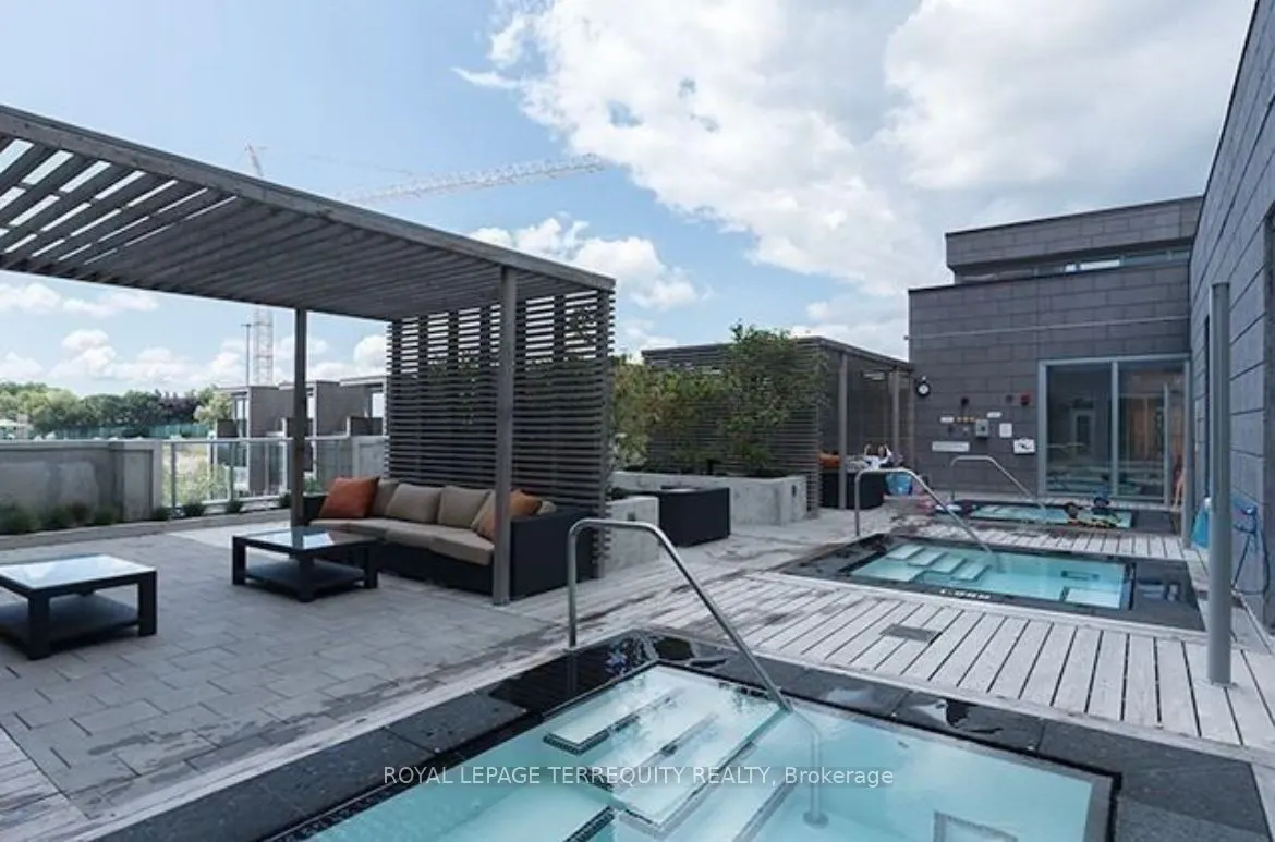 121 Mcmahon Drive, #307