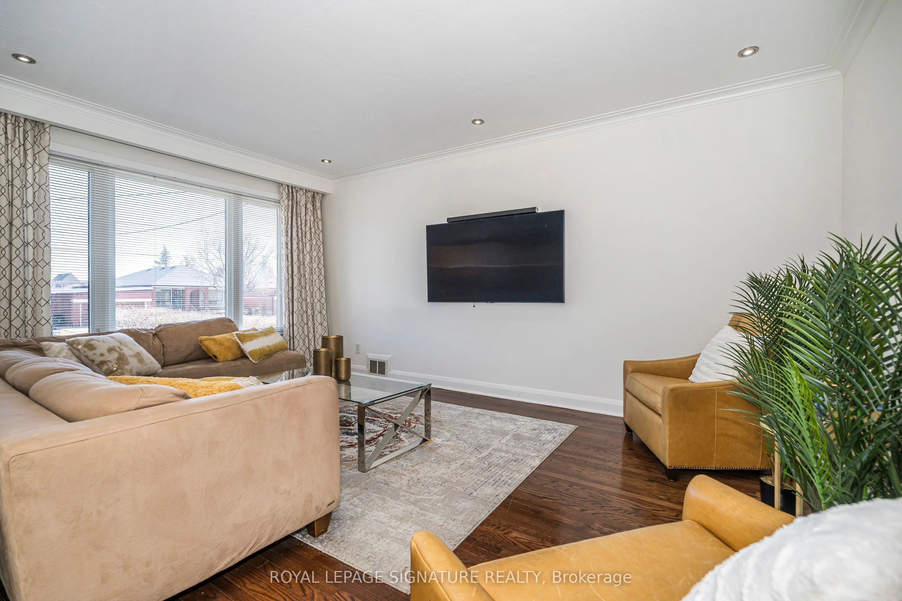 136 Regina Avenue