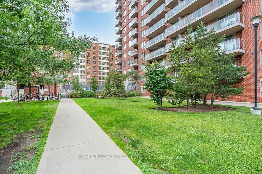 1369 Bloor Street W, #316