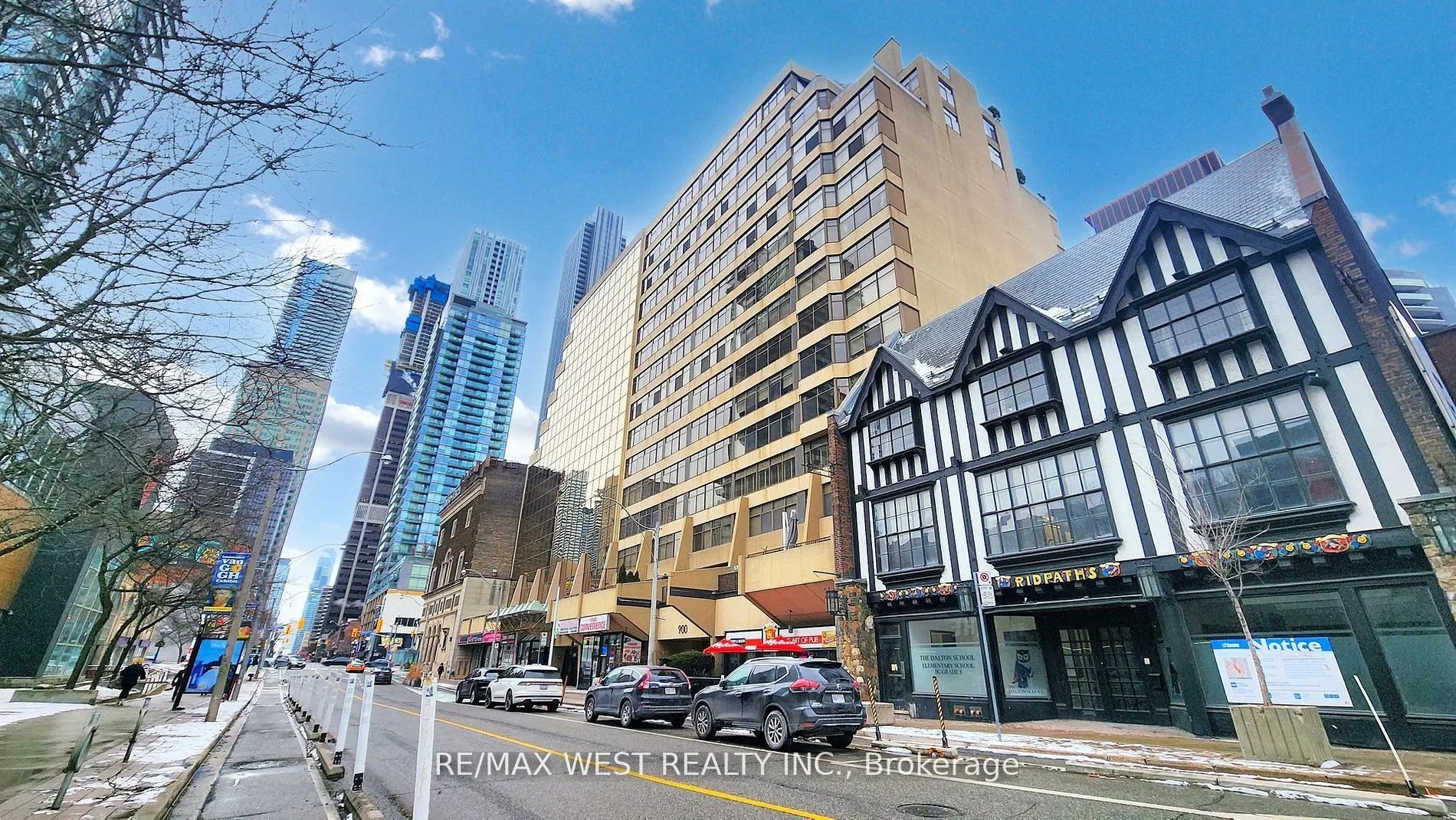 900 Yonge Street, #1403