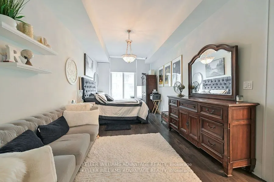 29 Queens Quay E, #616