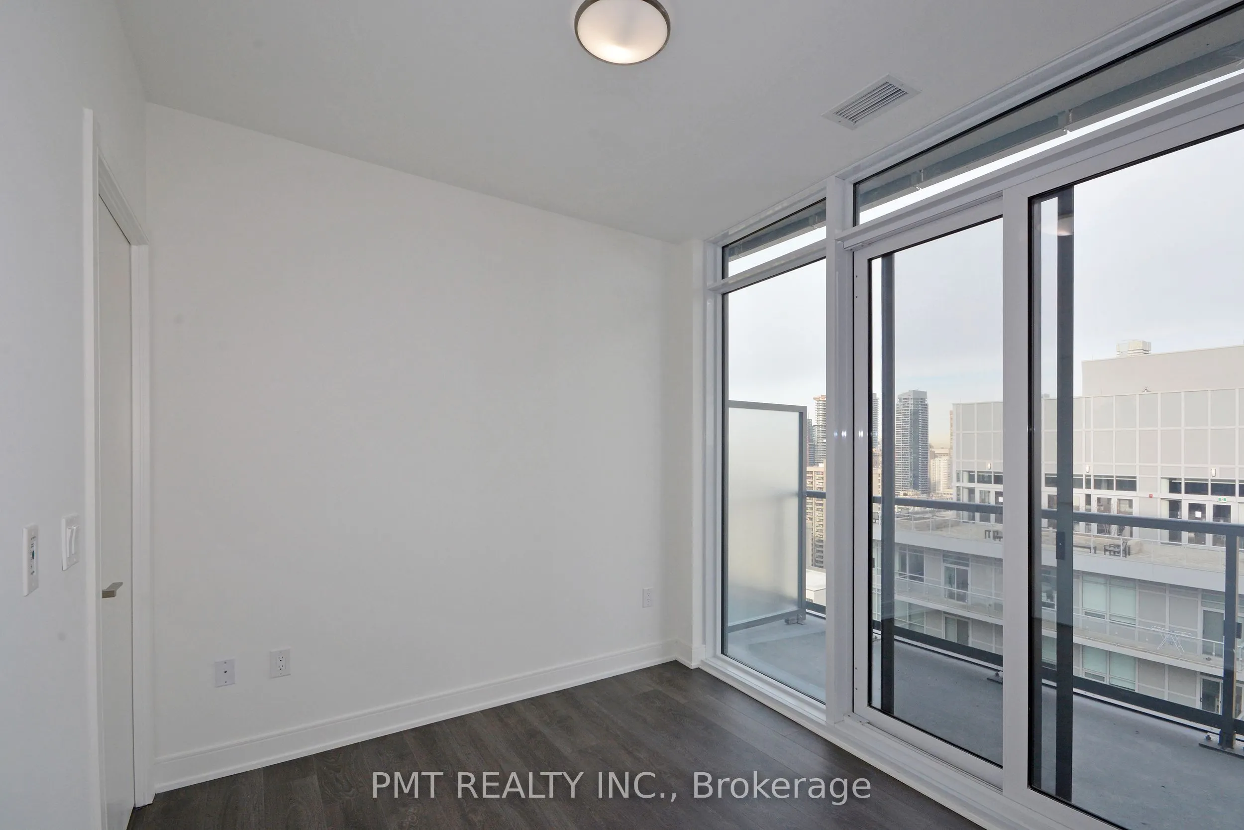 89 McGill Street, #Ph05