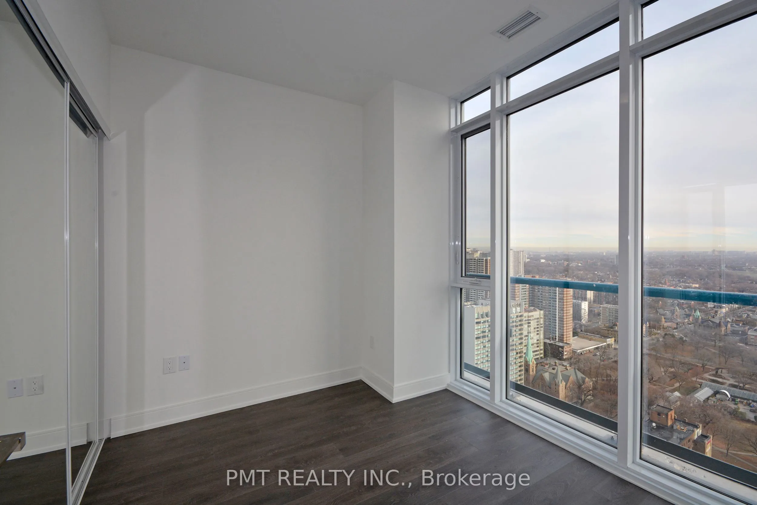 89 McGill Street, #Ph05