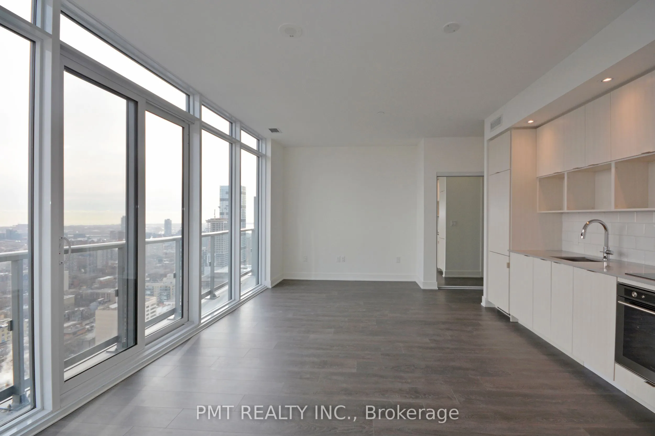 89 McGill Street, #Ph05