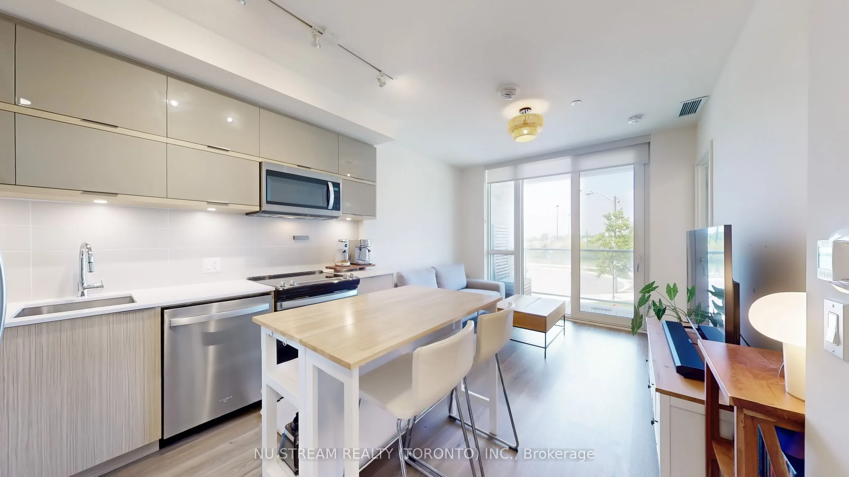 10 Deerlick Court, #2207