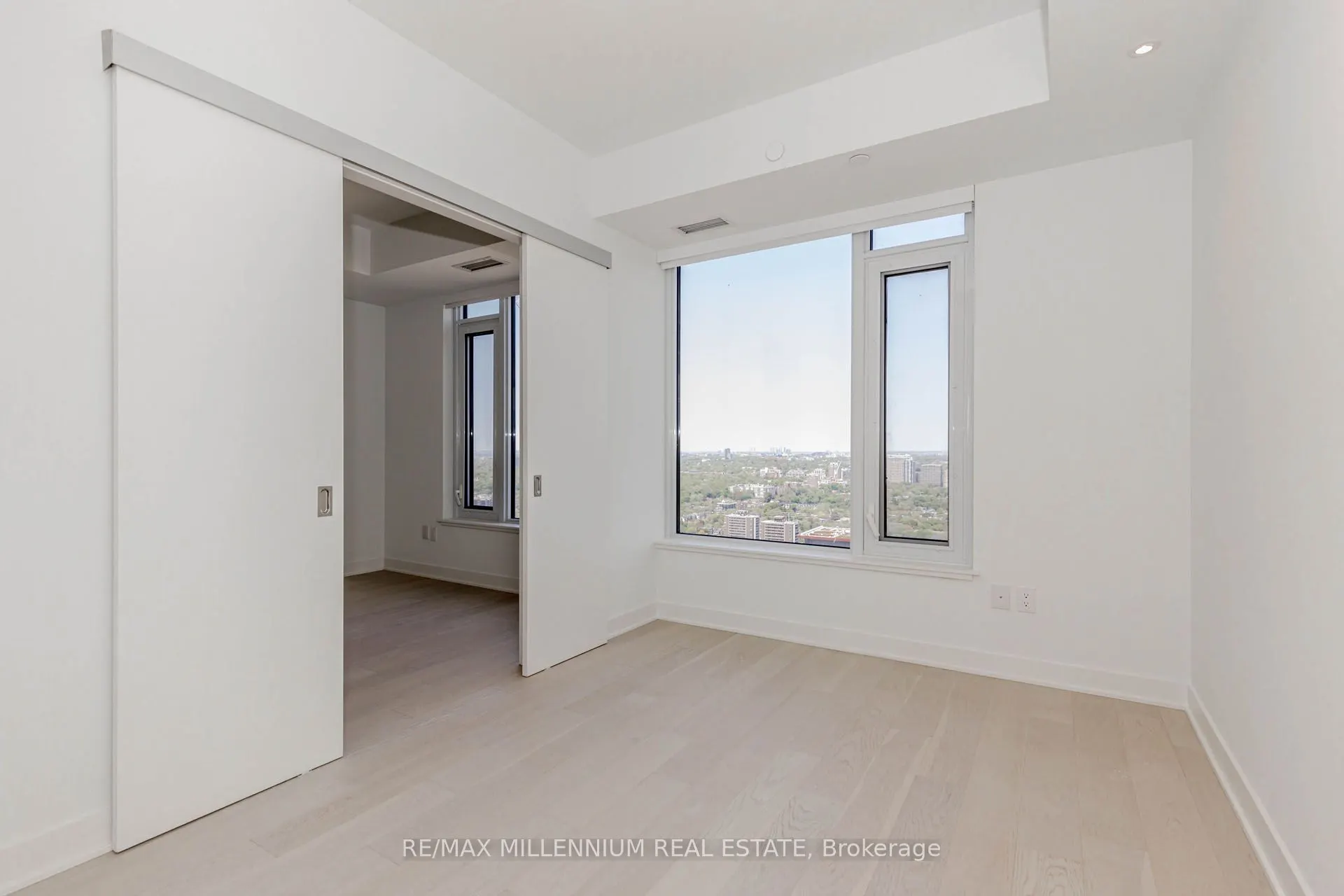 11 Yorkville Avenue, #4103
