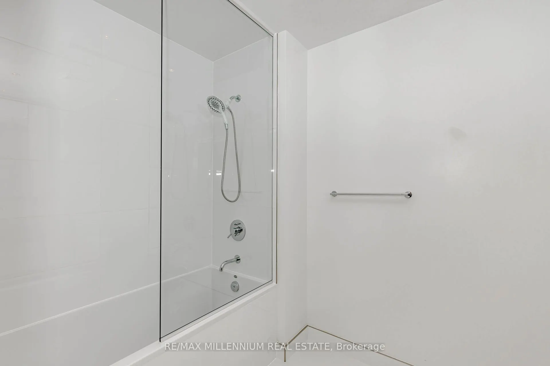 11 Yorkville Avenue, #4103