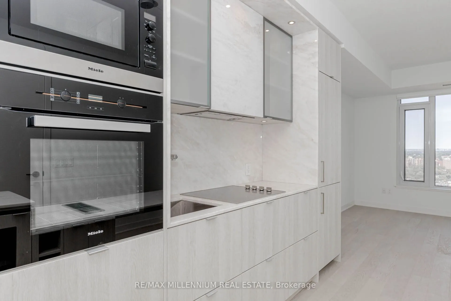 11 Yorkville Avenue, #4103