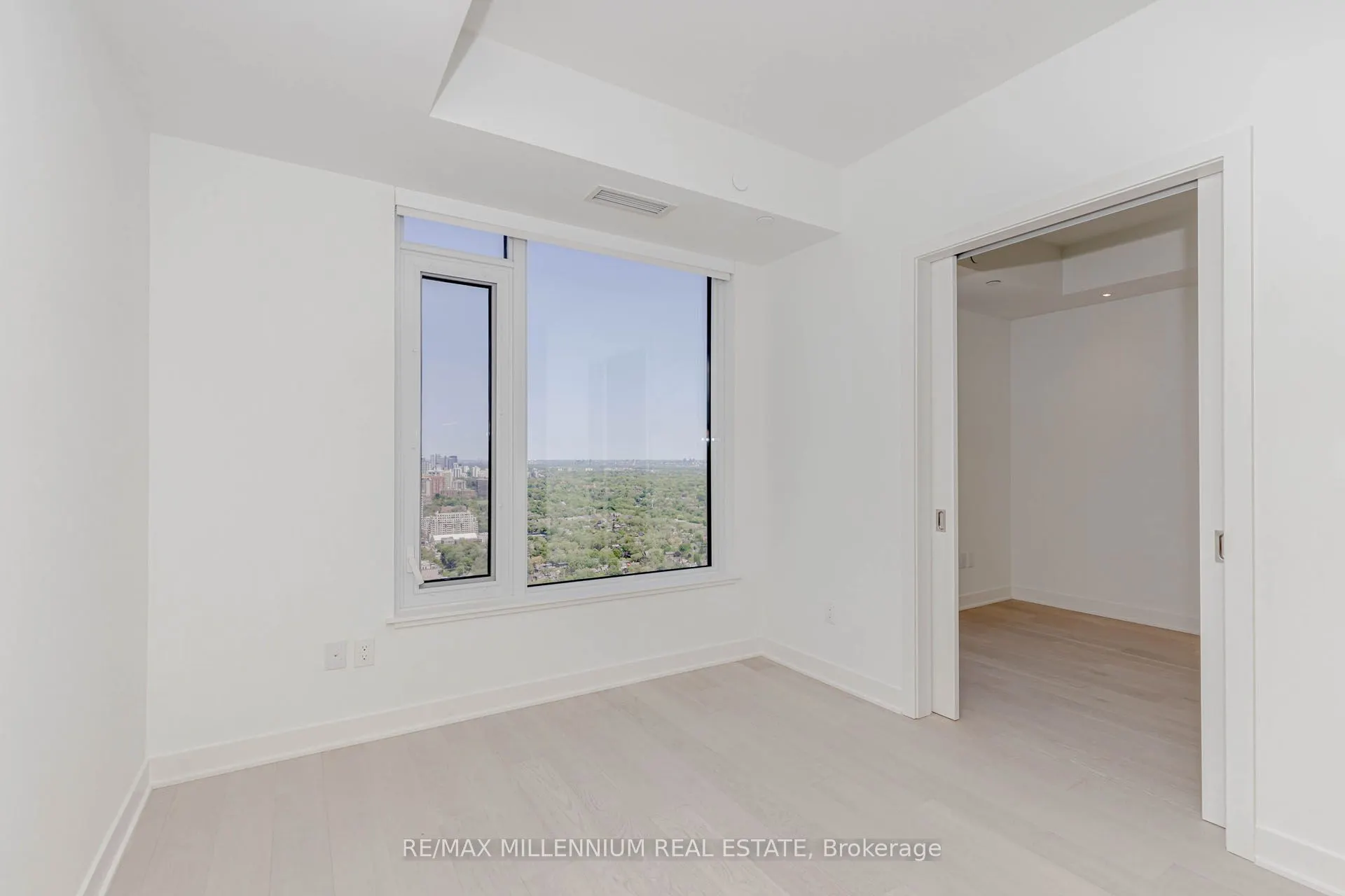 11 Yorkville Avenue, #4103