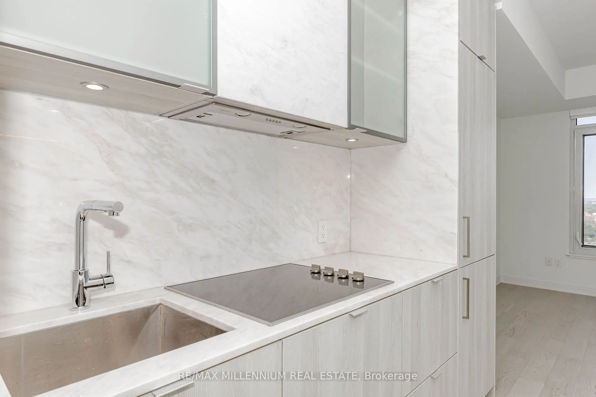11 Yorkville Avenue, #4103