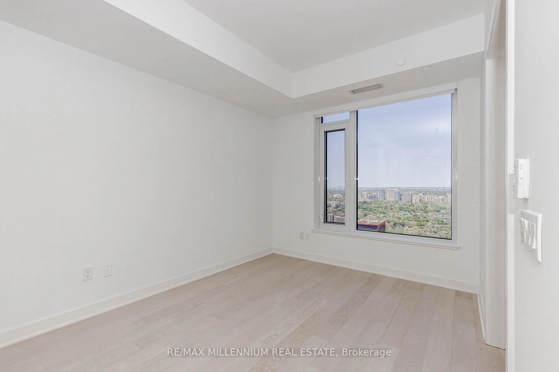 11 Yorkville Avenue, #4103