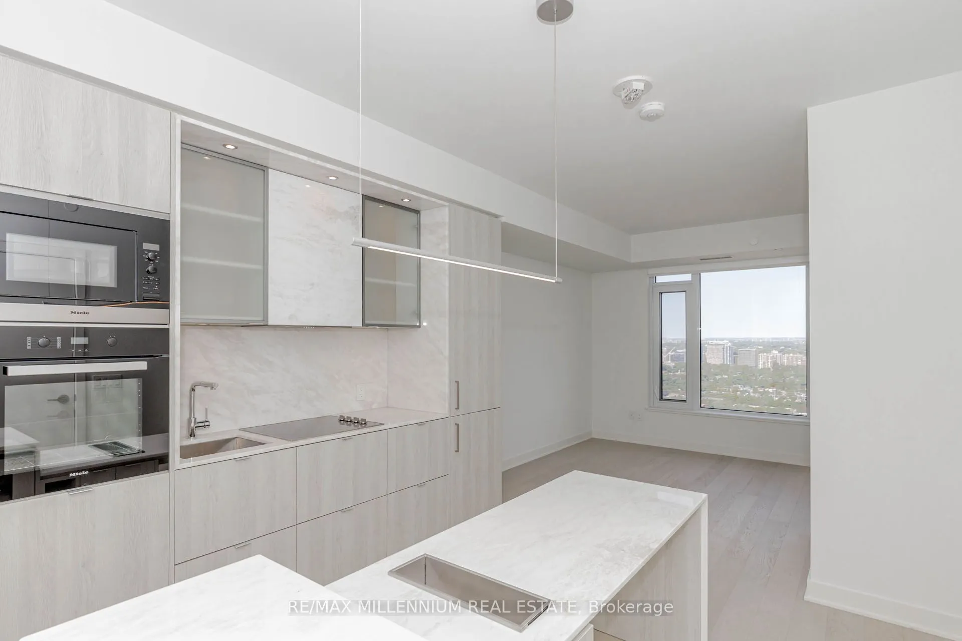11 Yorkville Avenue, #4103