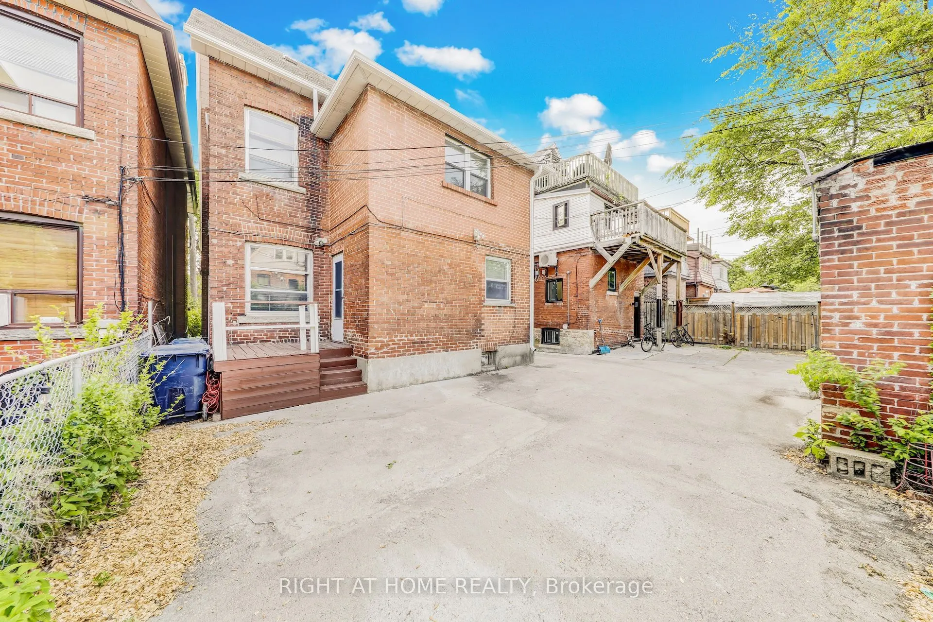 67 Oakwood Avenue