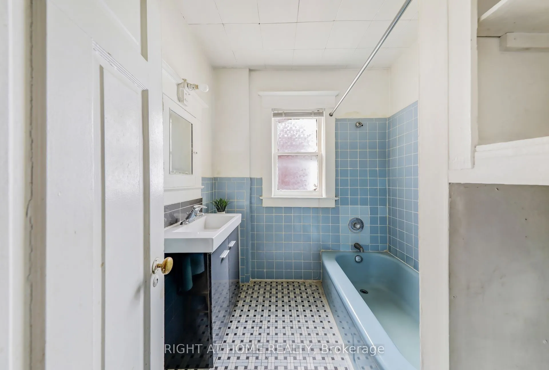 67 Oakwood Avenue