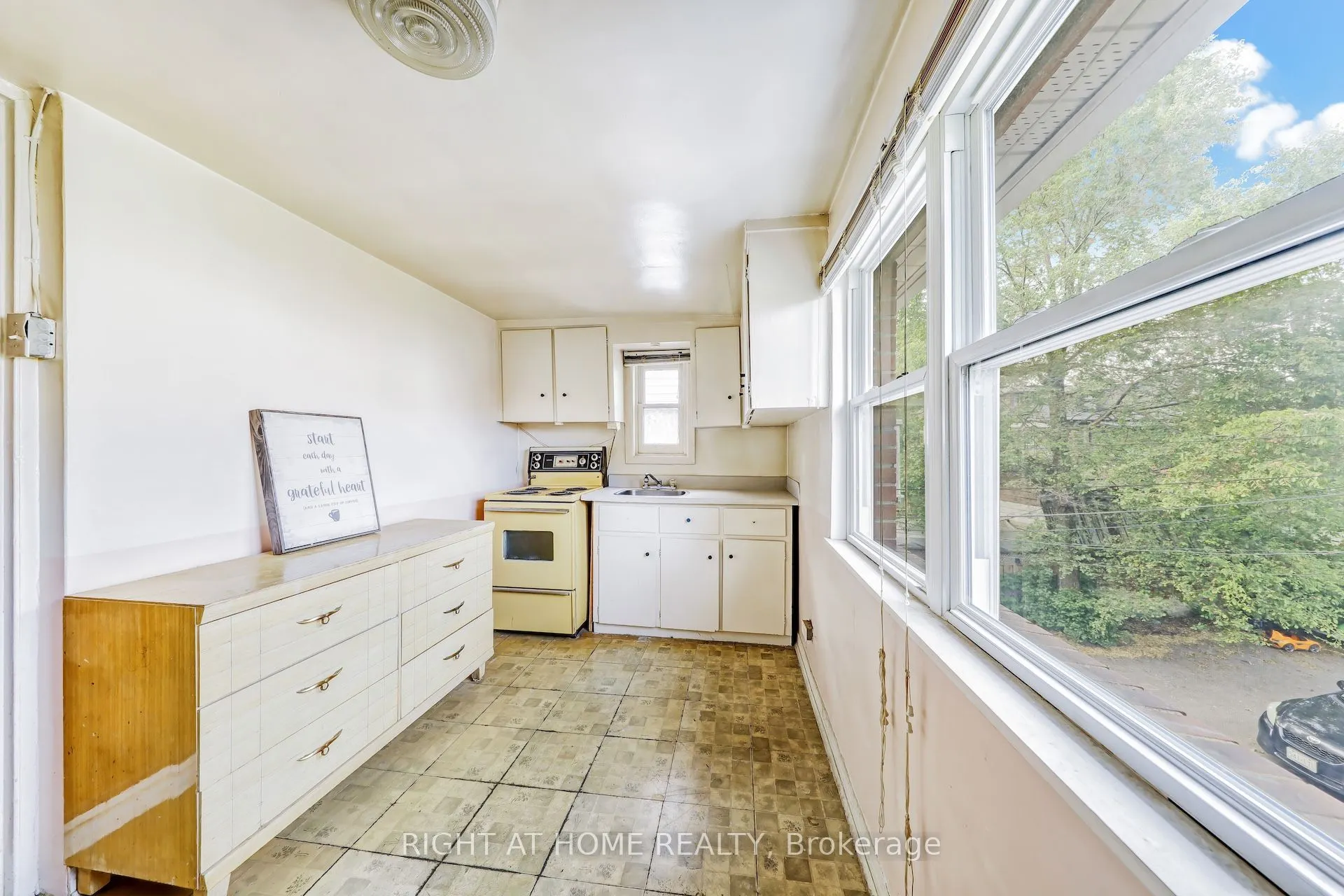 67 Oakwood Avenue