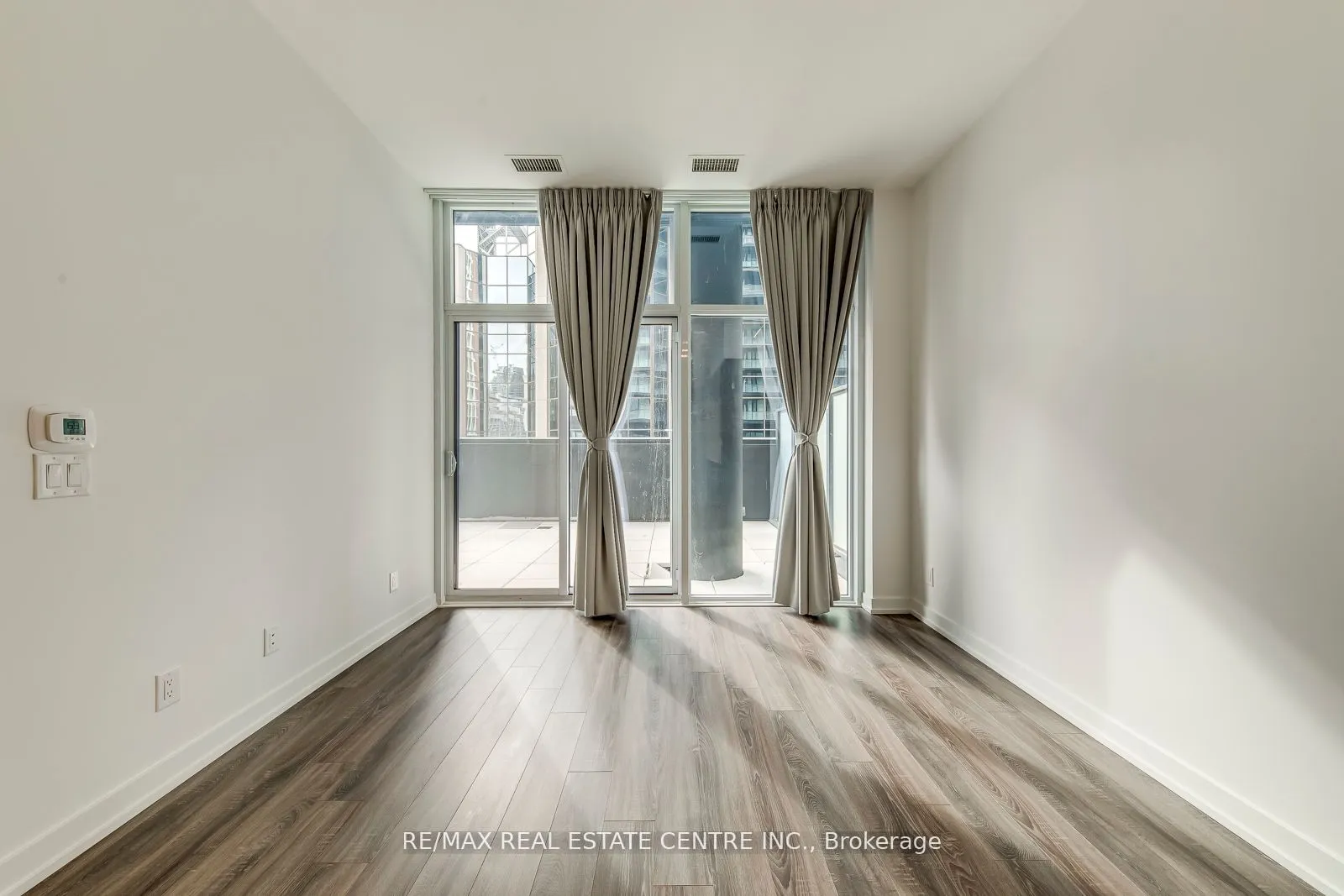 20 Edward Street, #406