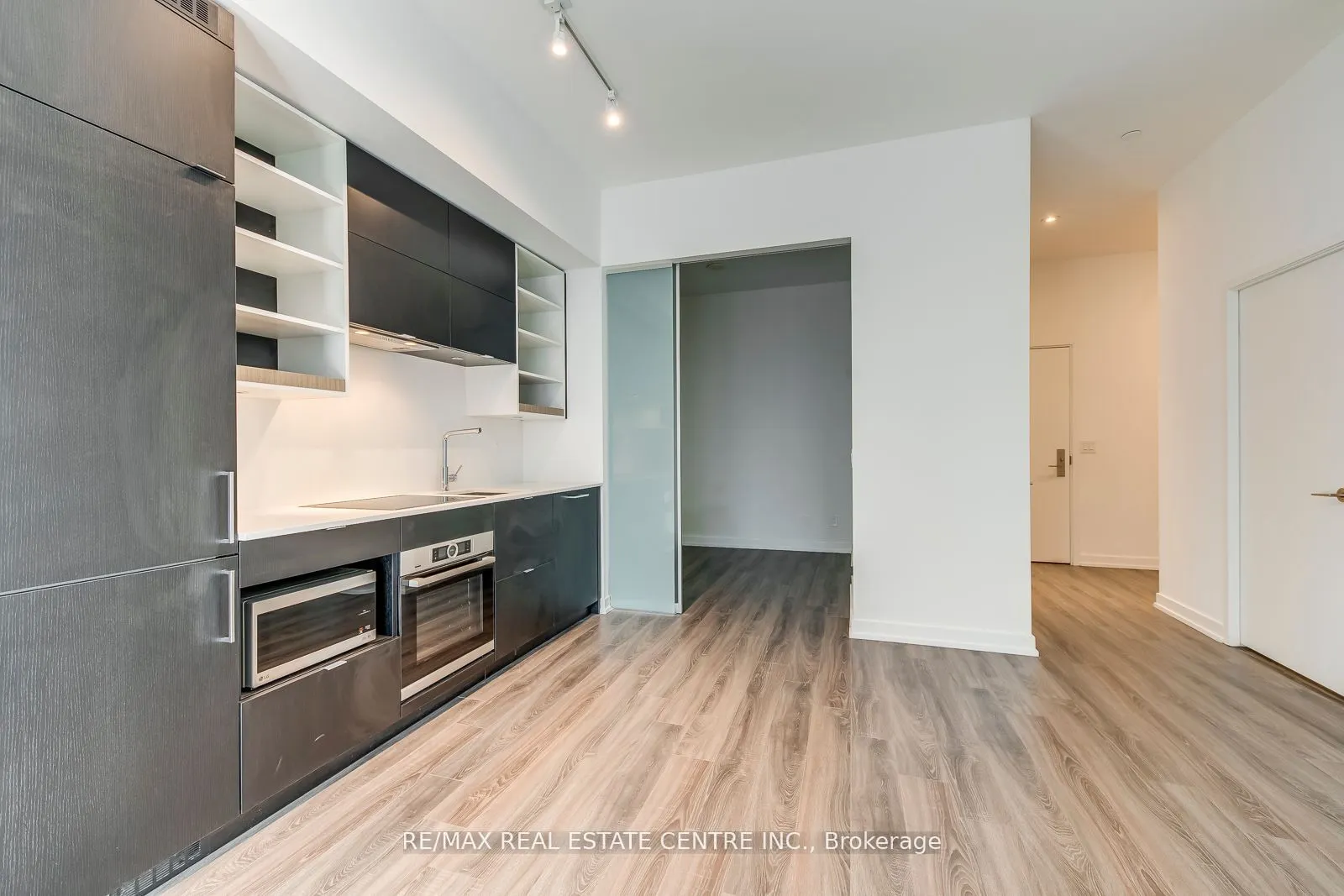 20 Edward Street, #406