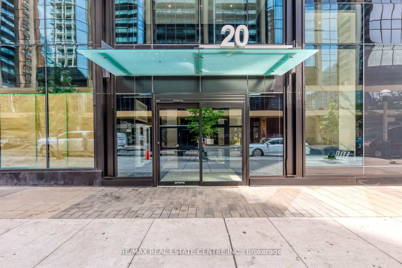 20 Edward Street, #406