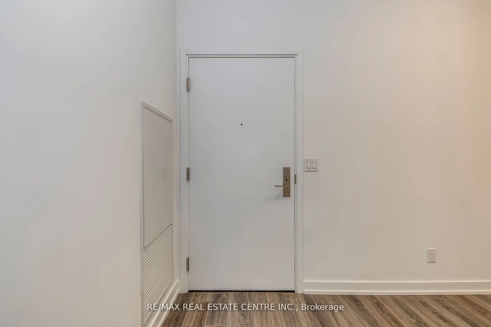 20 Edward Street, #406
