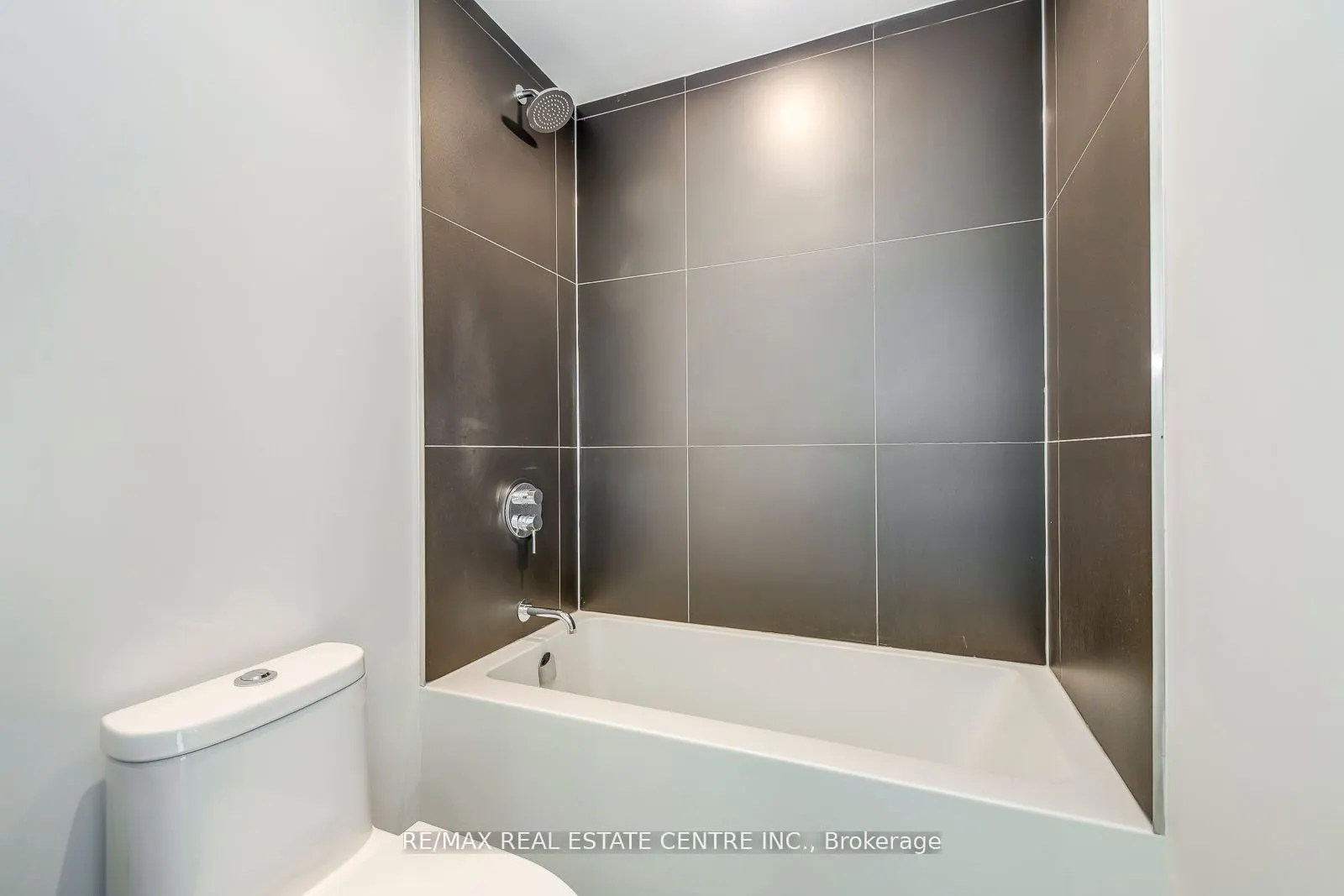 20 Edward Street, #406