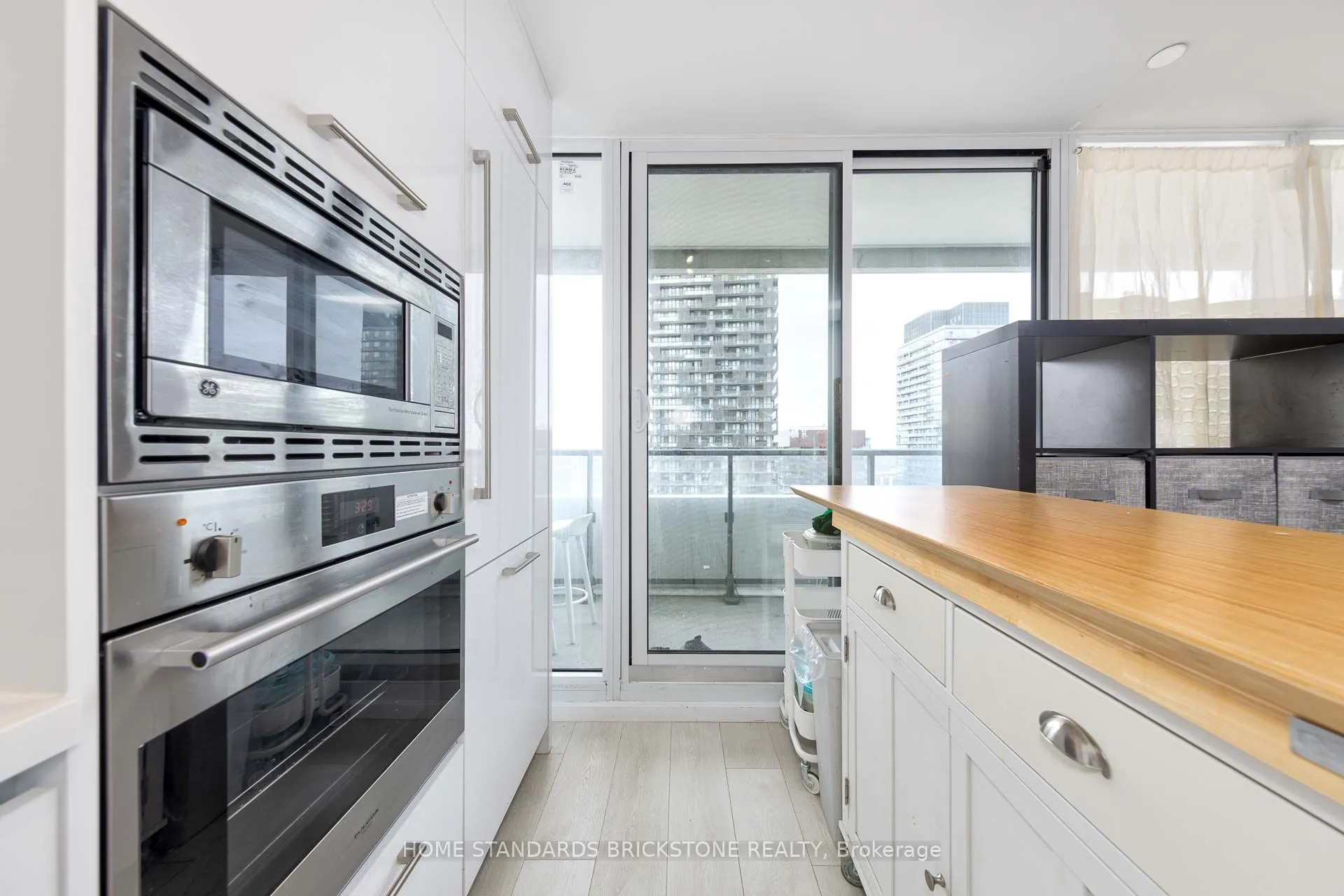 2221 Yonge Street, #3511