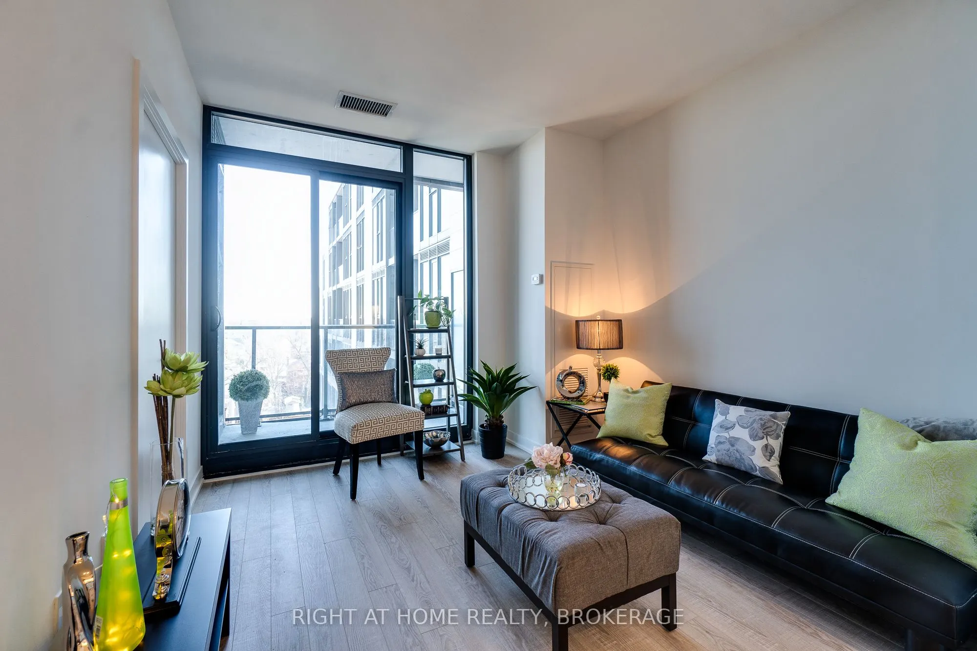 250 Lawrence Avenue W, #724